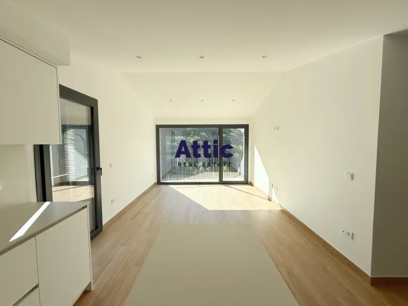 Àtic d´obra nova a estrenar - Thumbnail 3