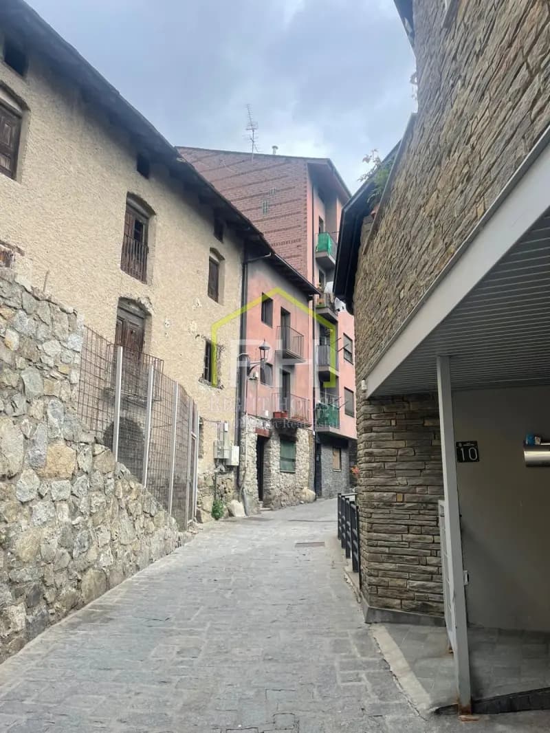 Casa en lloguer al casc antic d'Andorra la Vella - Thumbnail 4