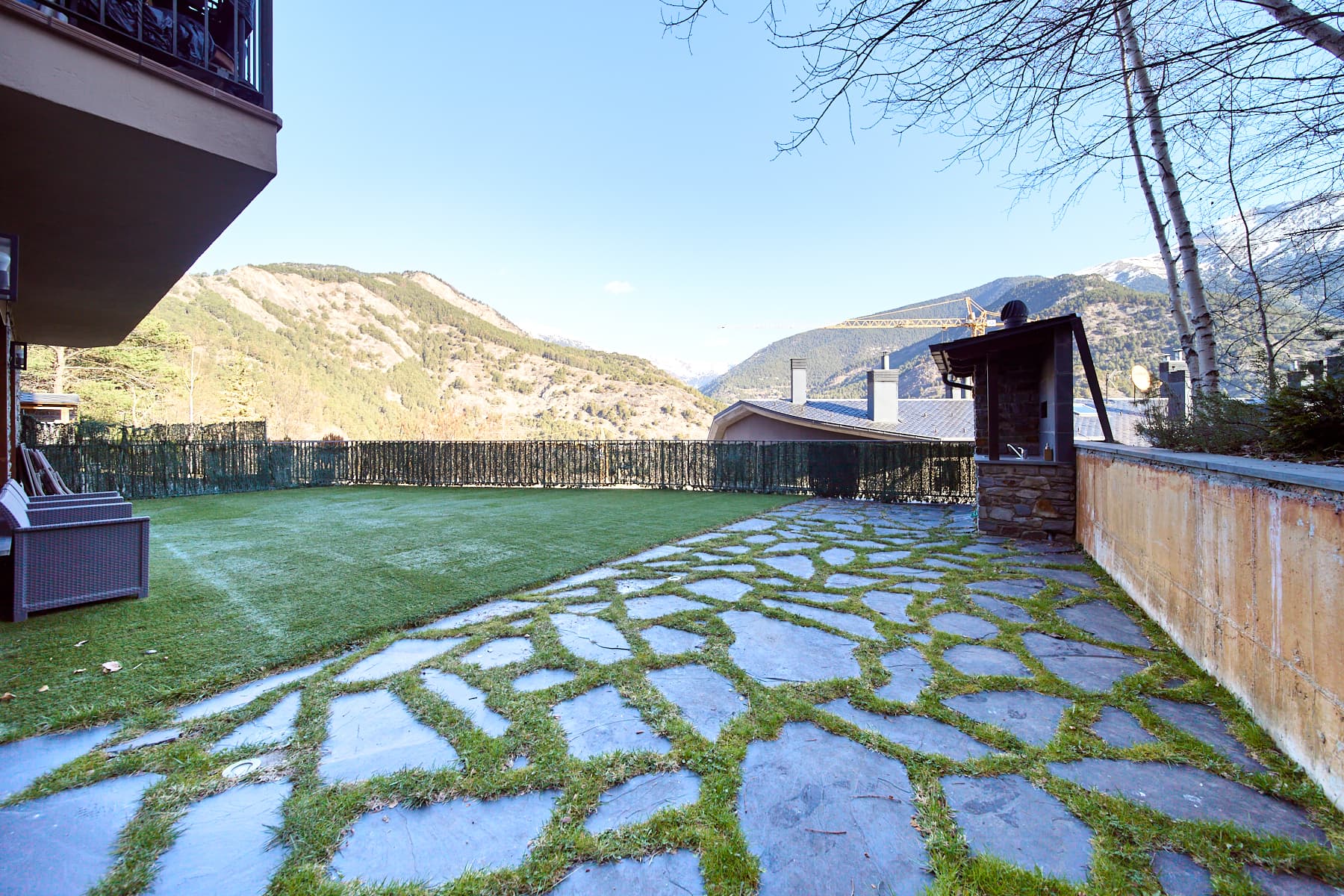 163M2 DE TERRASSA-JARDÍ + 3 HABITACIONS + 2 BANYS - Image 1