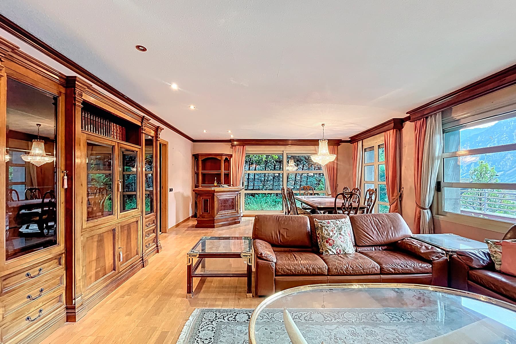 Descobreix aquest impressionant xalet d´aproximad - Thumbnail 6