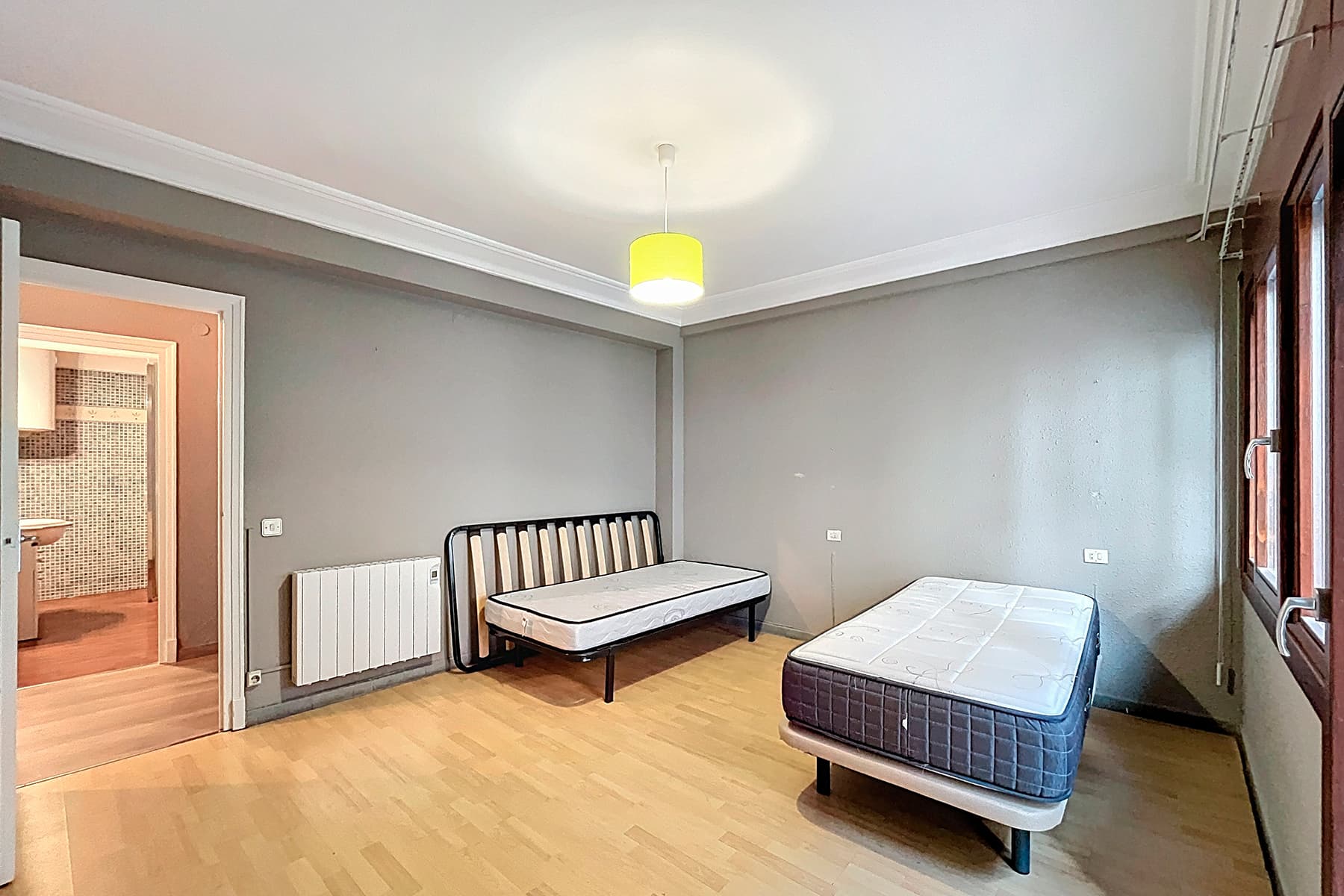 Situat en el cor vibrant del Centre Comercial d'A - Thumbnail 11