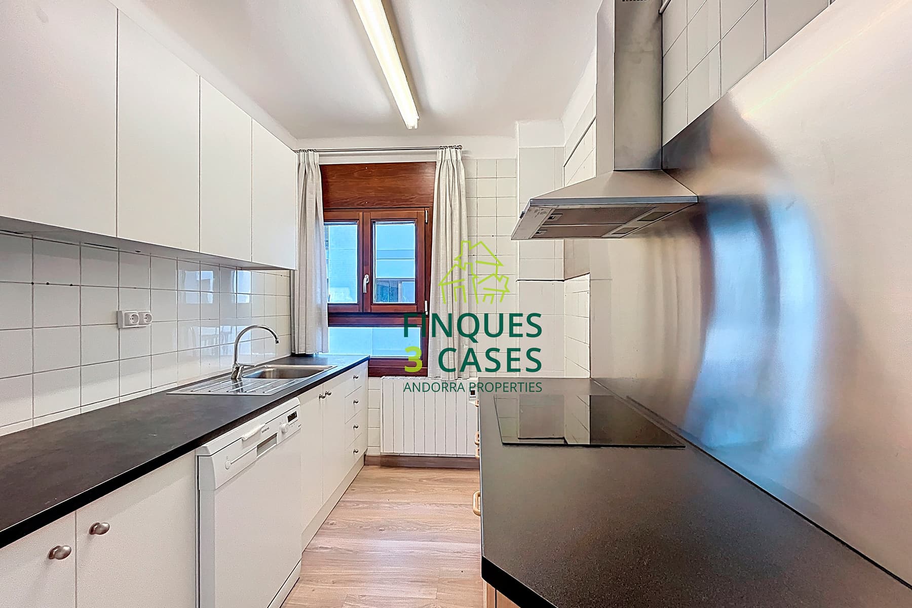 Situat en el cor vibrant del Centre Comercial d'A - Thumbnail 23