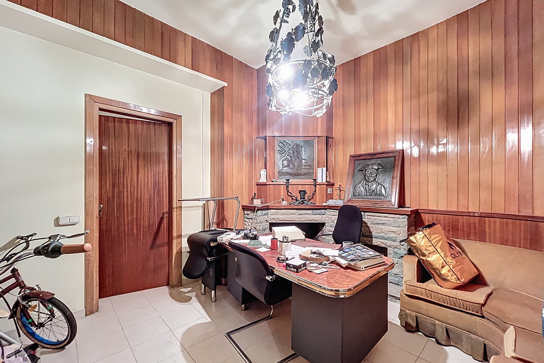 Presentem aquest exclusiu i emblemàtic edifici re - Thumbnail 3