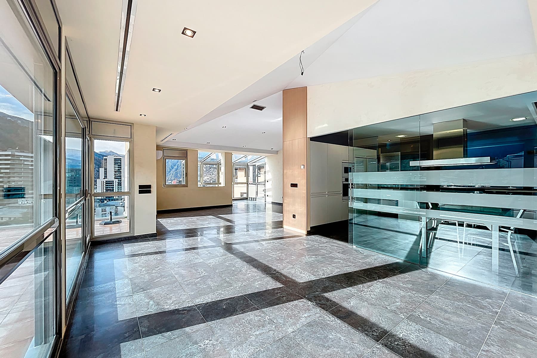 Es presenta aquest àtic singular de 215,05 m², s - Thumbnail 4