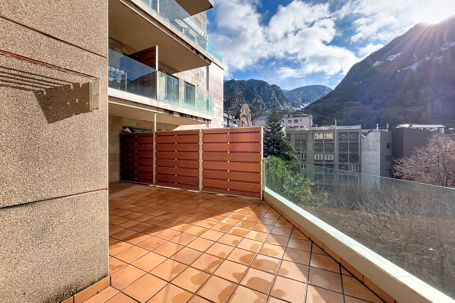 Exclusiu pis situat en una de les zones més cènt - Image 1