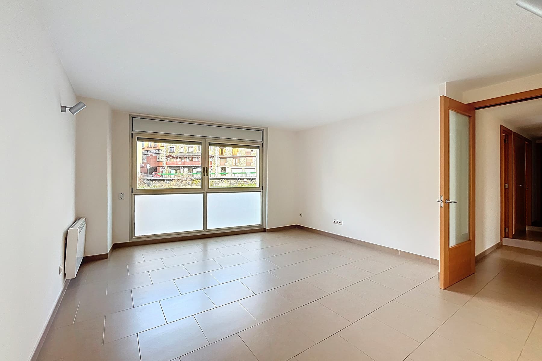 Exclusiu pis situat en una de les zones més cènt - Thumbnail 4