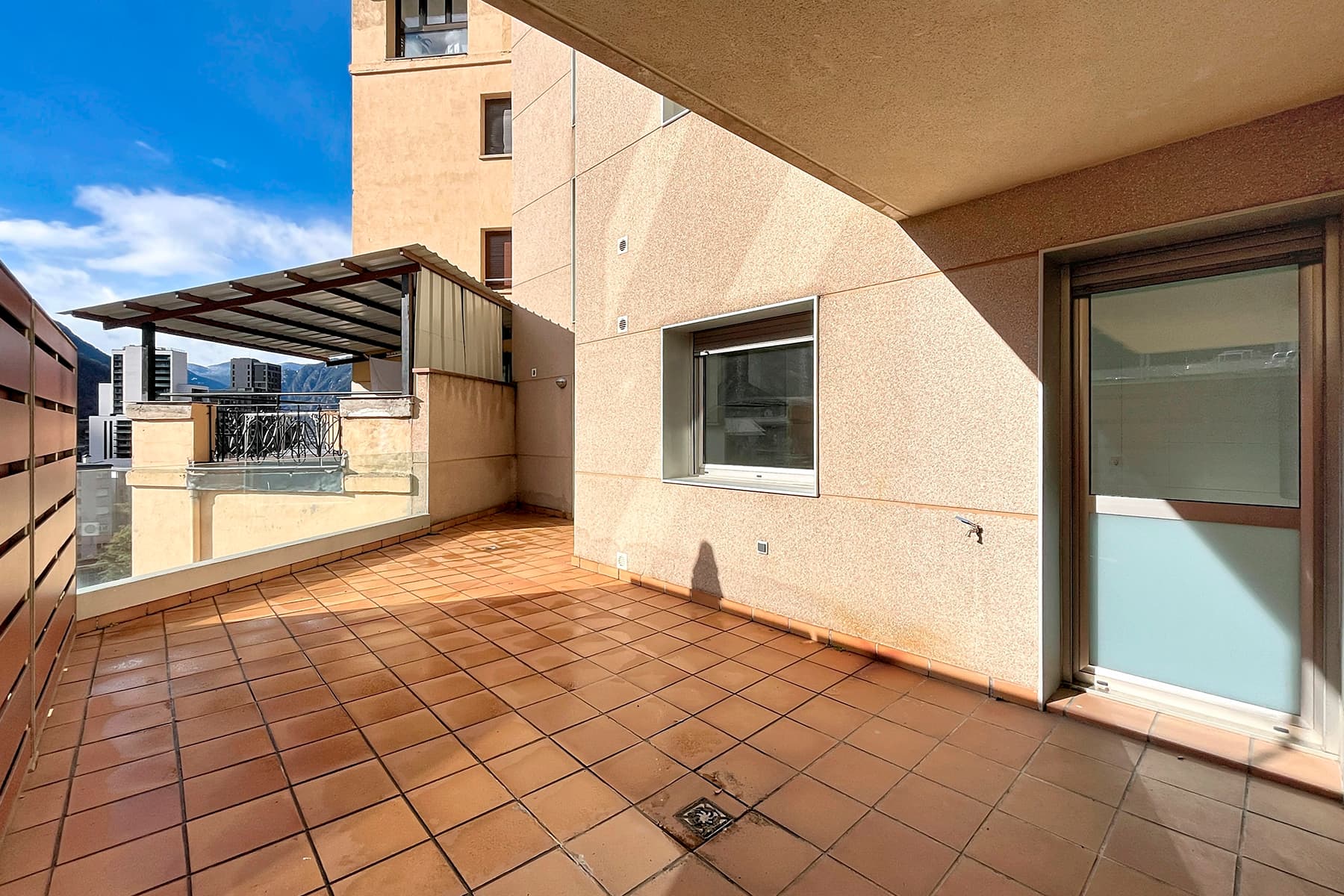 Exclusiu pis situat en una de les zones més cènt - Thumbnail 28