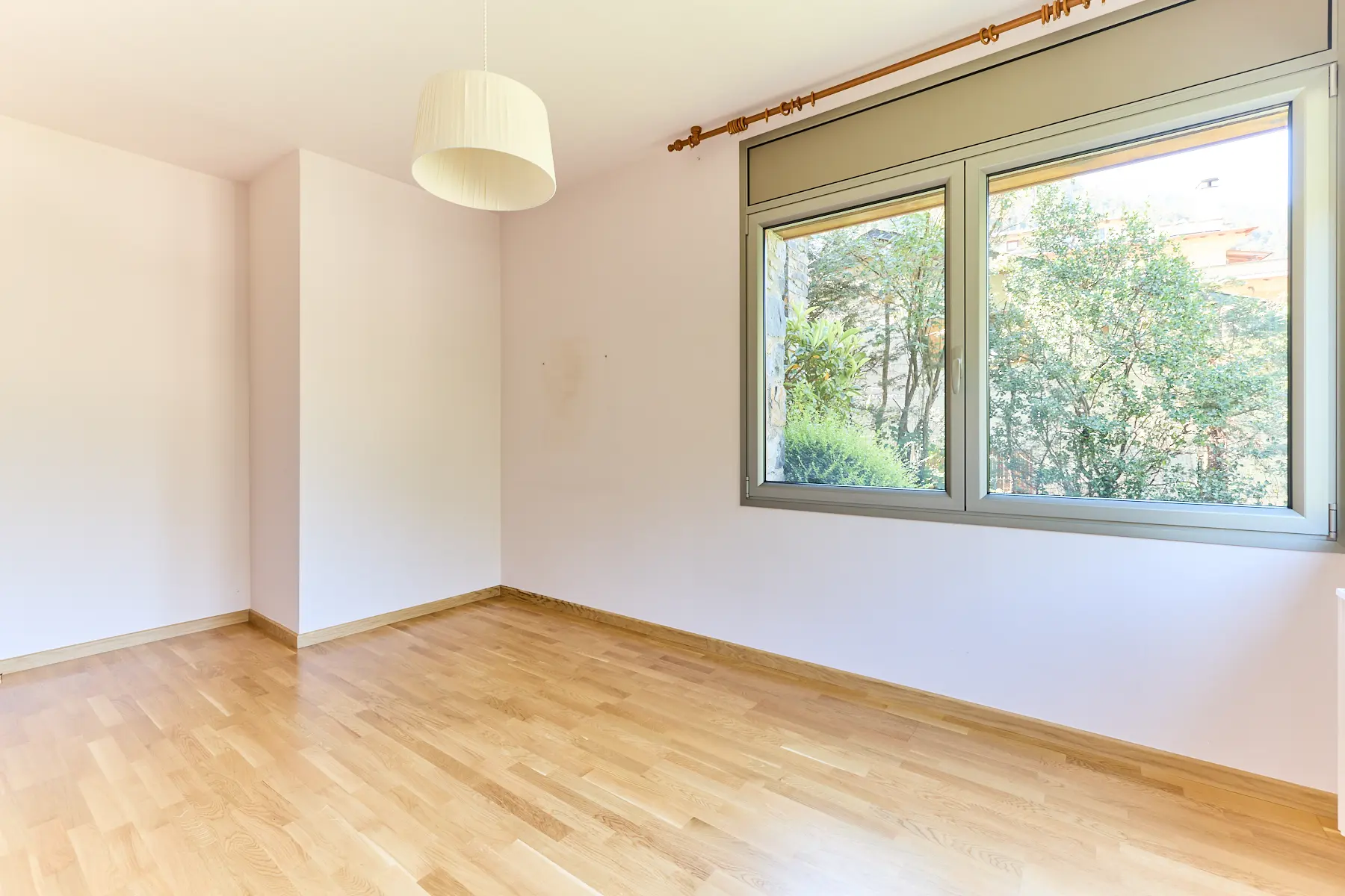 Casa per llogar al poble d’Encamp, sense moblar - Thumbnail 15