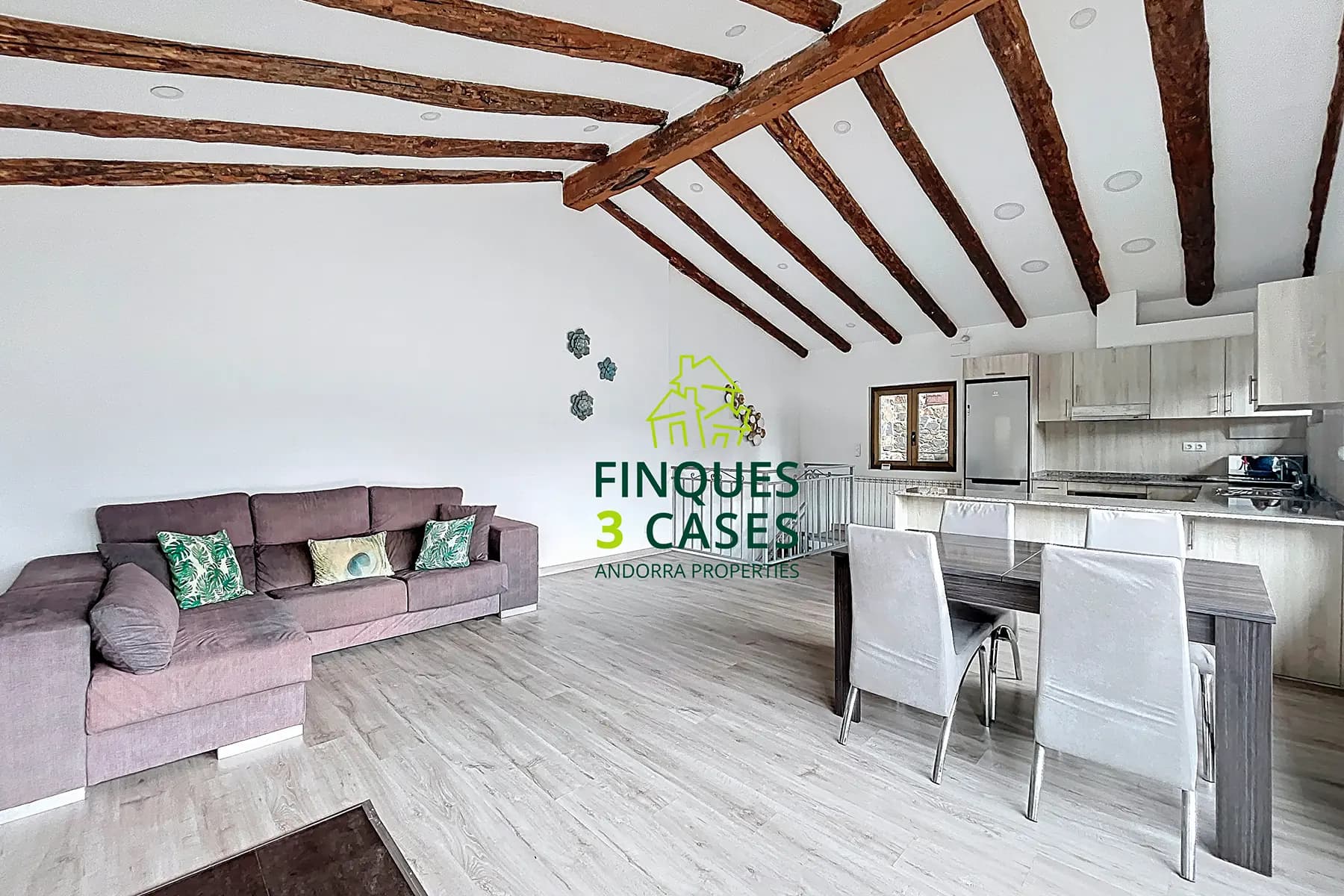 Aquesta propietat es troba en una urbanització mo - Thumbnail 5