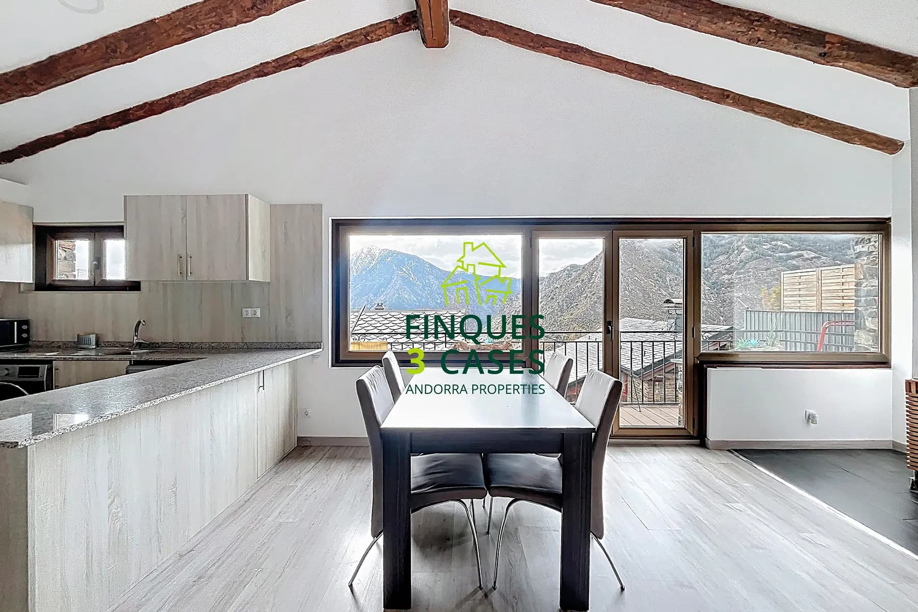 Aquesta propietat es troba en una urbanització mo - Thumbnail 6