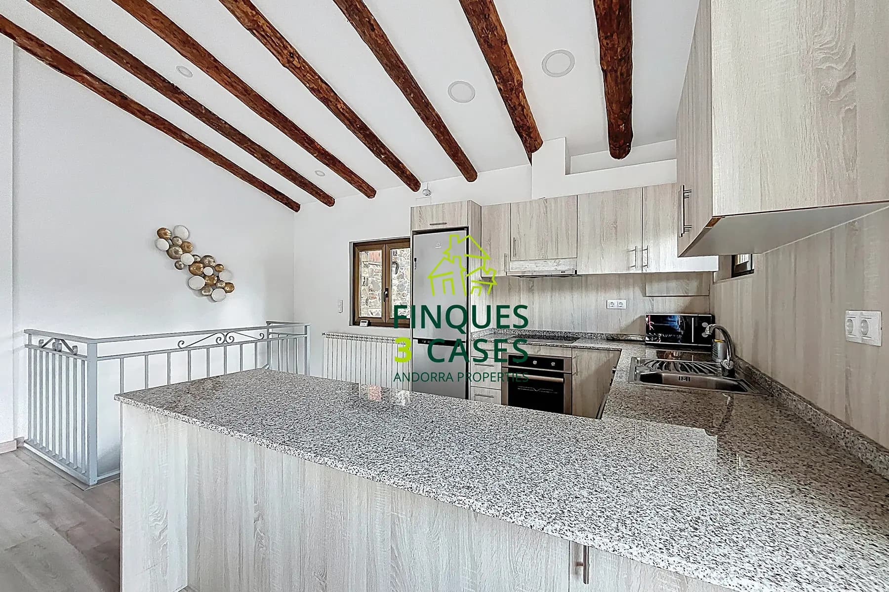 Aquesta propietat es troba en una urbanització mo - Thumbnail 10