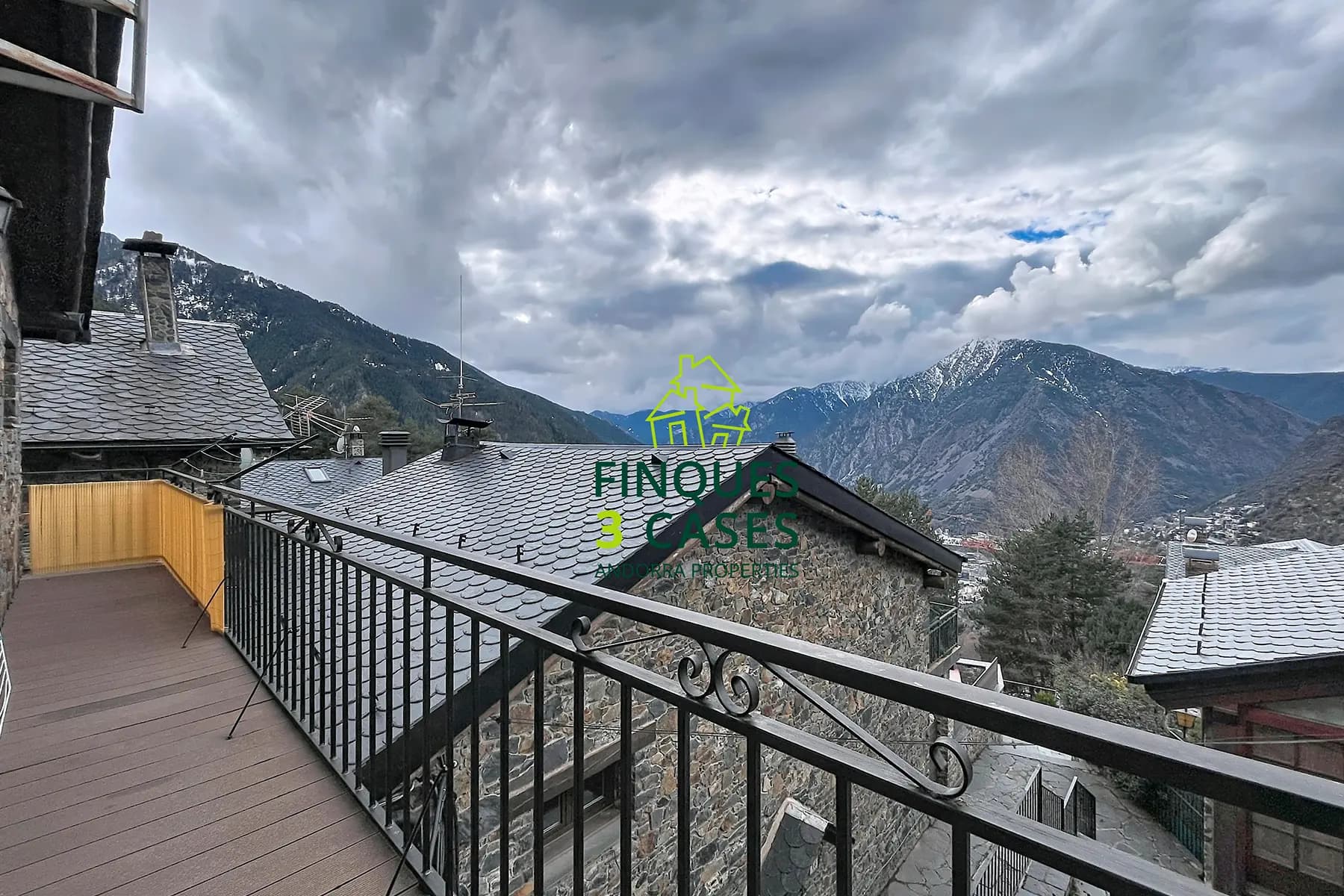 Aquesta propietat es troba en una urbanització mo - Thumbnail 16