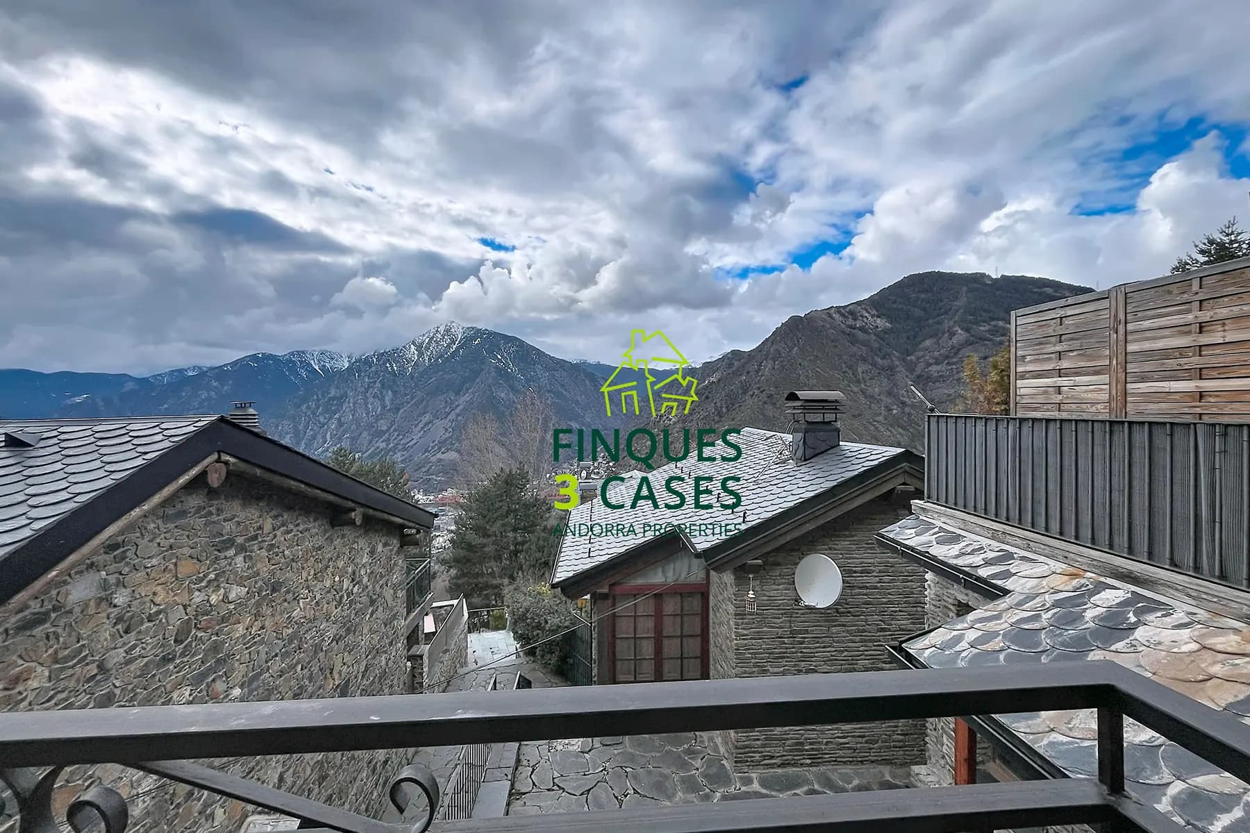 Aquesta propietat es troba en una urbanització mo - Thumbnail 17