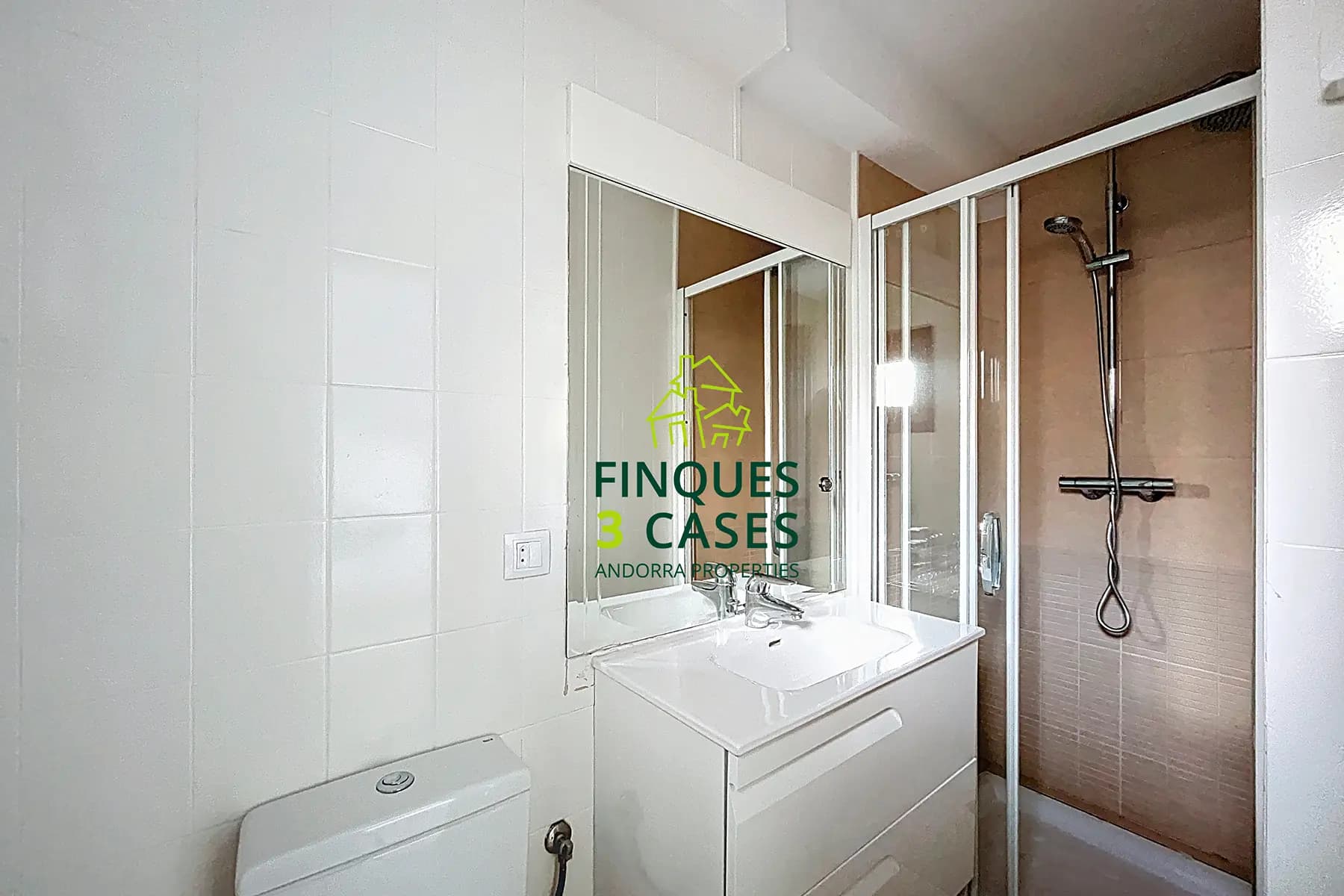 Aquesta propietat es troba en una urbanització mo - Thumbnail 25