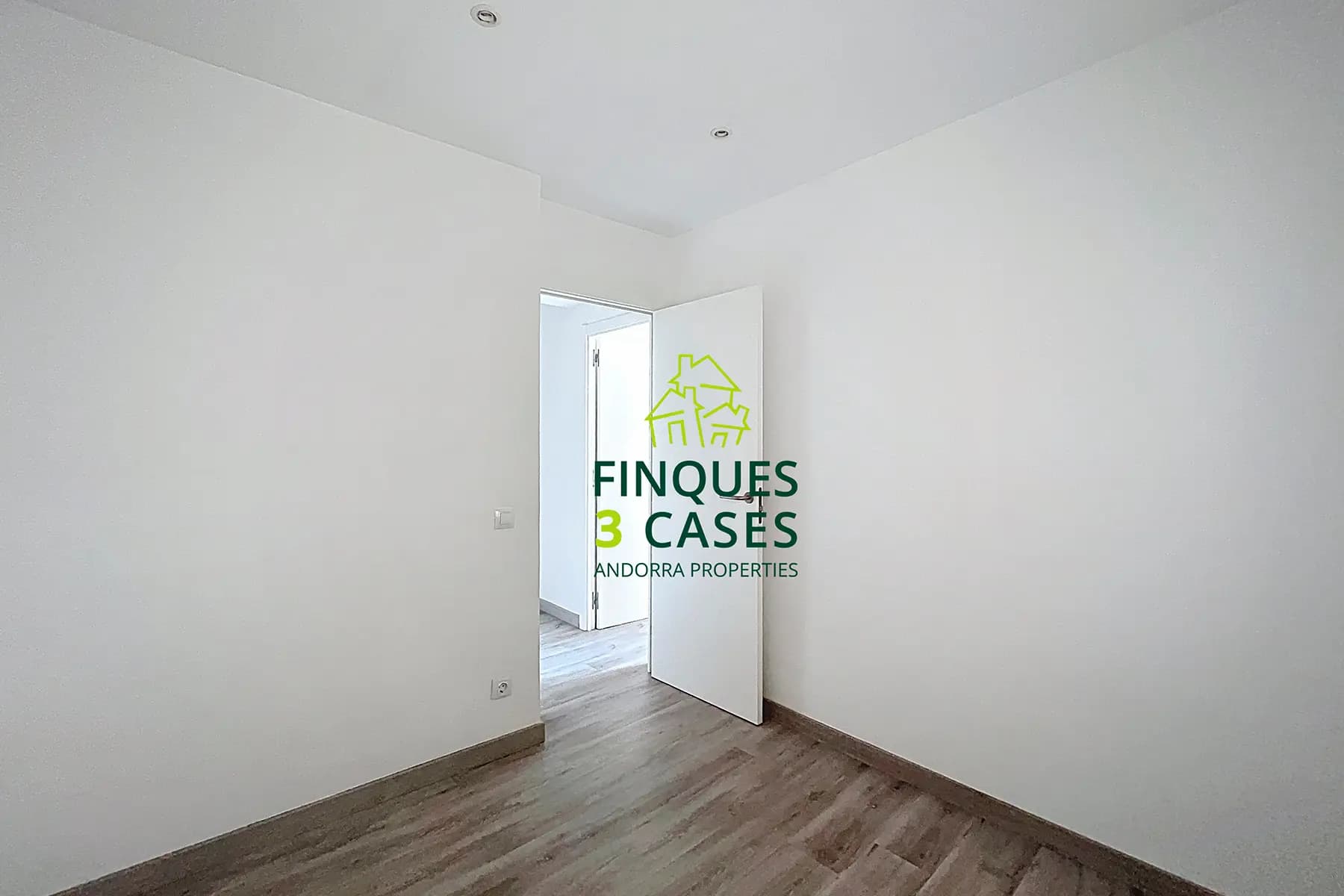 Aquesta propietat es troba en una urbanització mo - Thumbnail 30