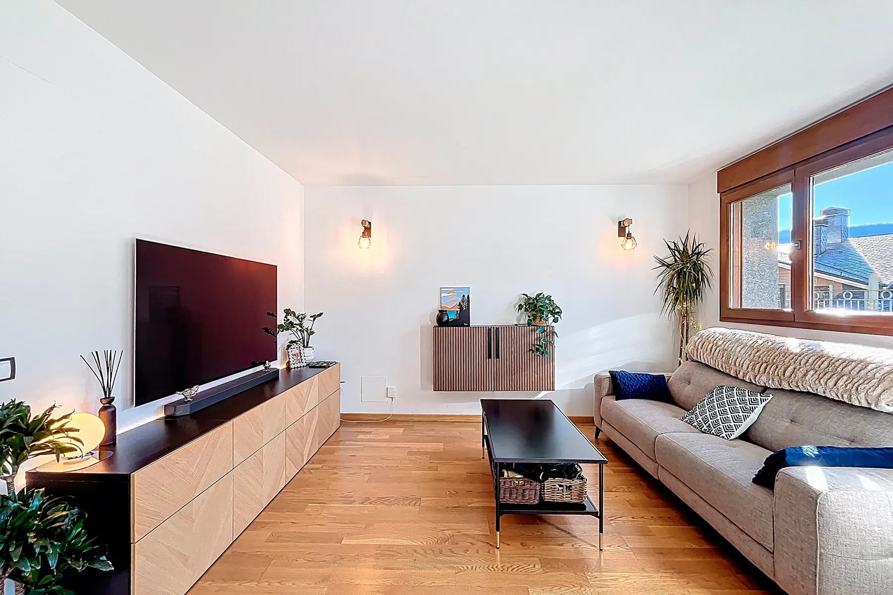 Aquest atractiu apartament en planta baixa es trob - Thumbnail 9