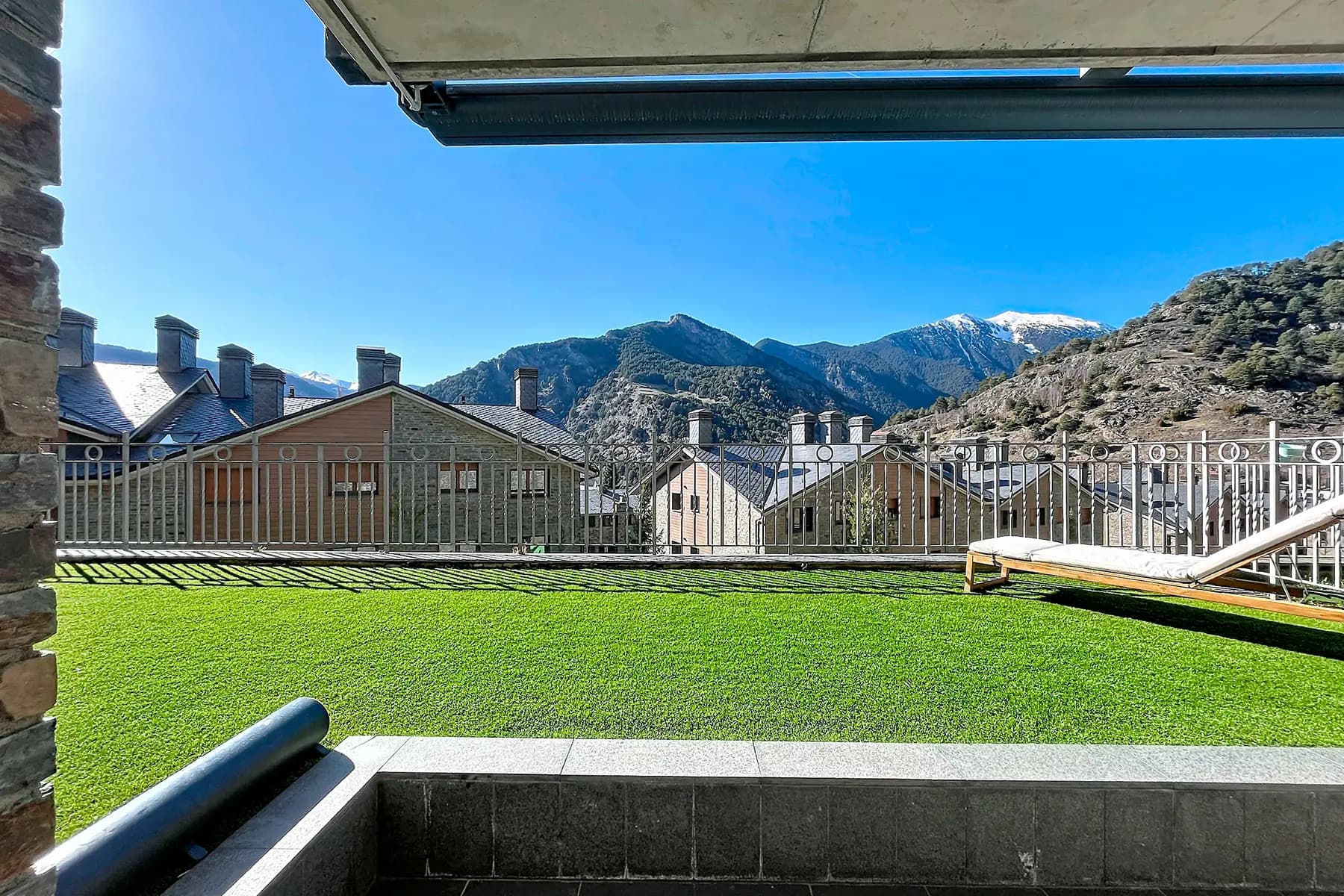 Aquest atractiu apartament en planta baixa es trob - Thumbnail 10