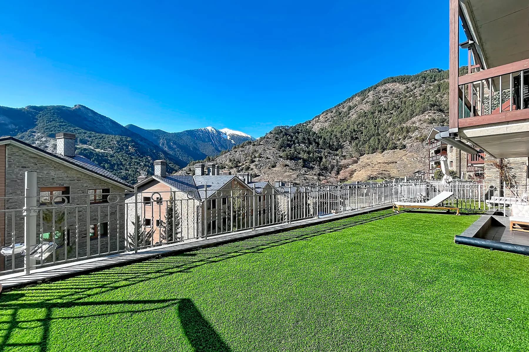 Aquest atractiu apartament en planta baixa es trob - Thumbnail 11