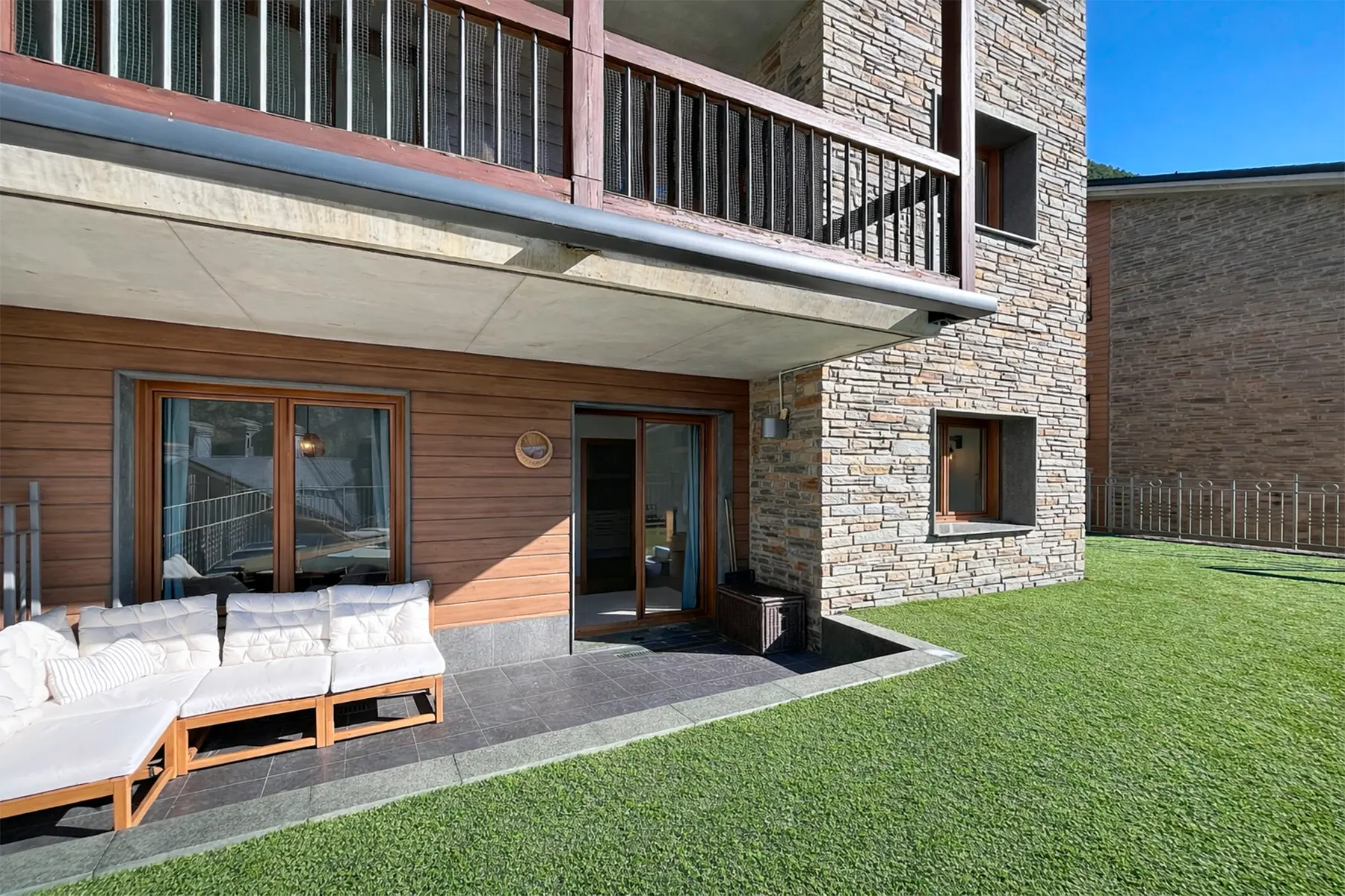 Aquest atractiu apartament en planta baixa es trob - Thumbnail 13