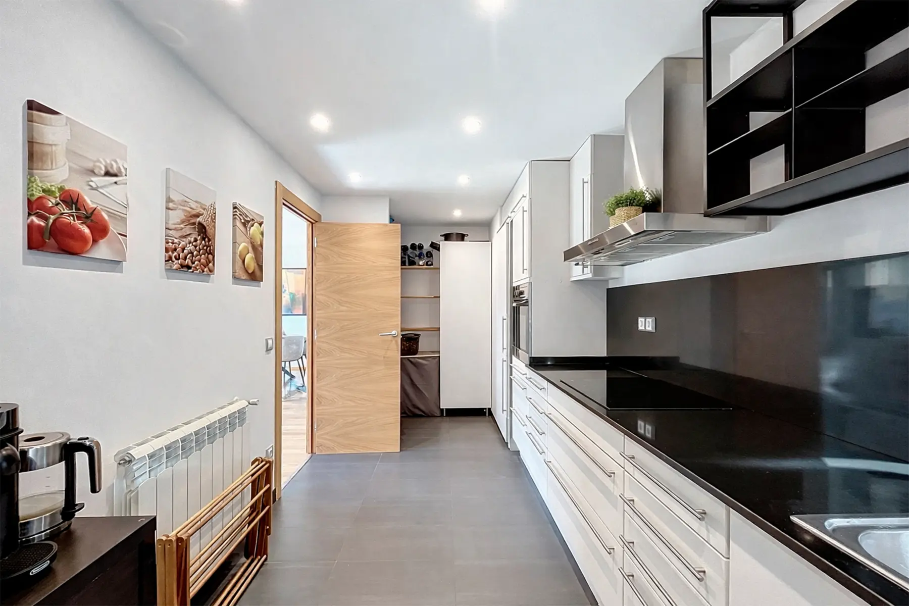 Aquest atractiu apartament en planta baixa es trob - Thumbnail 18