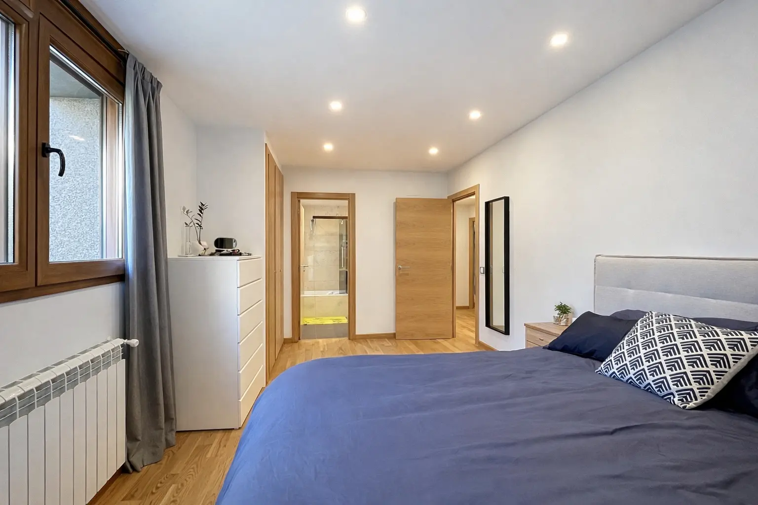 Aquest atractiu apartament en planta baixa es trob - Thumbnail 21