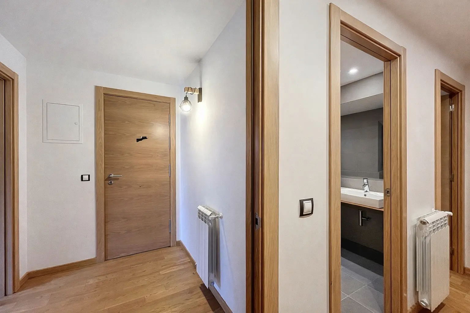 Aquest atractiu apartament en planta baixa es trob - Thumbnail 29