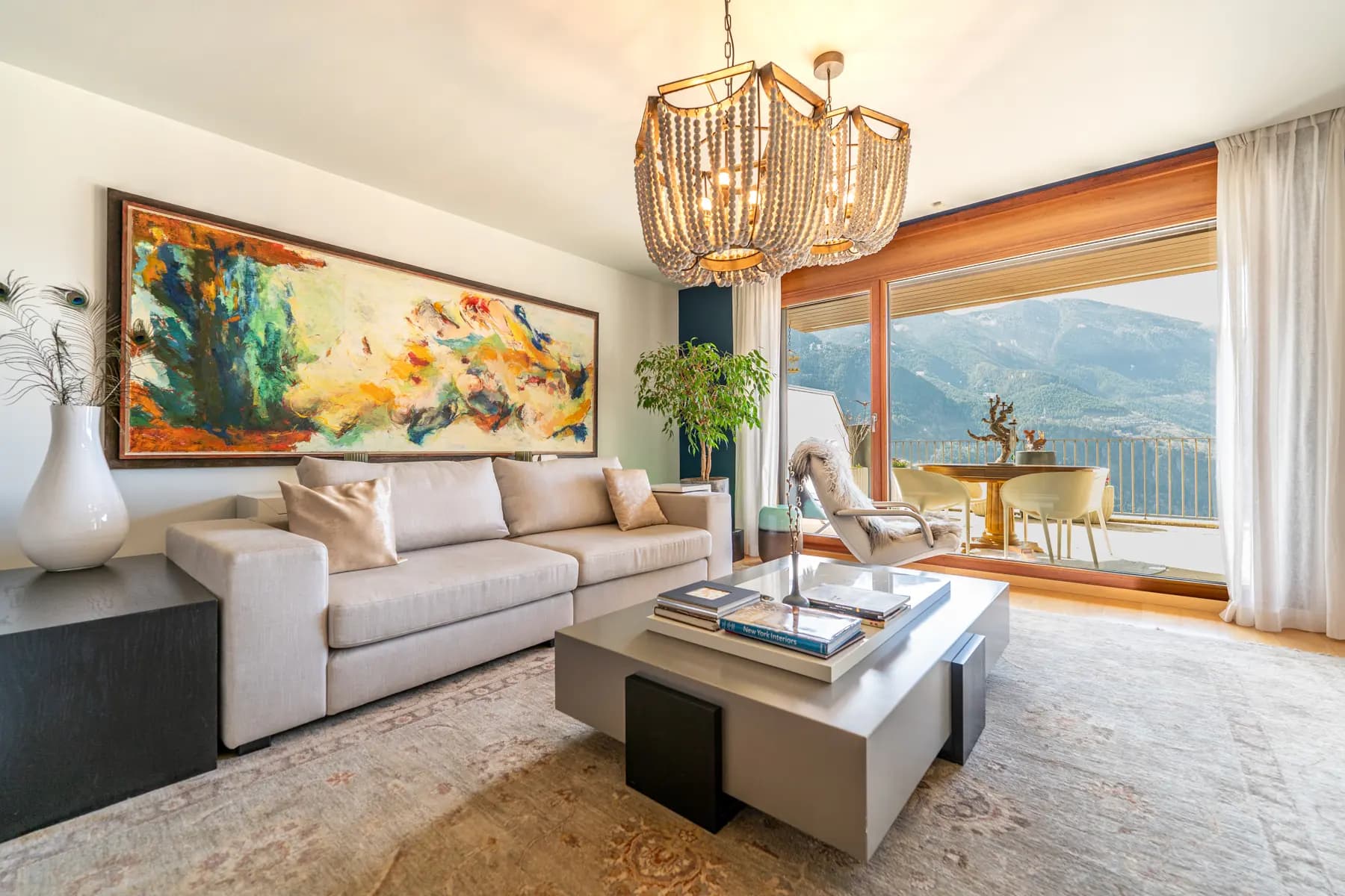 Aquest exclusiu i luxós pis, situat a la prestigi