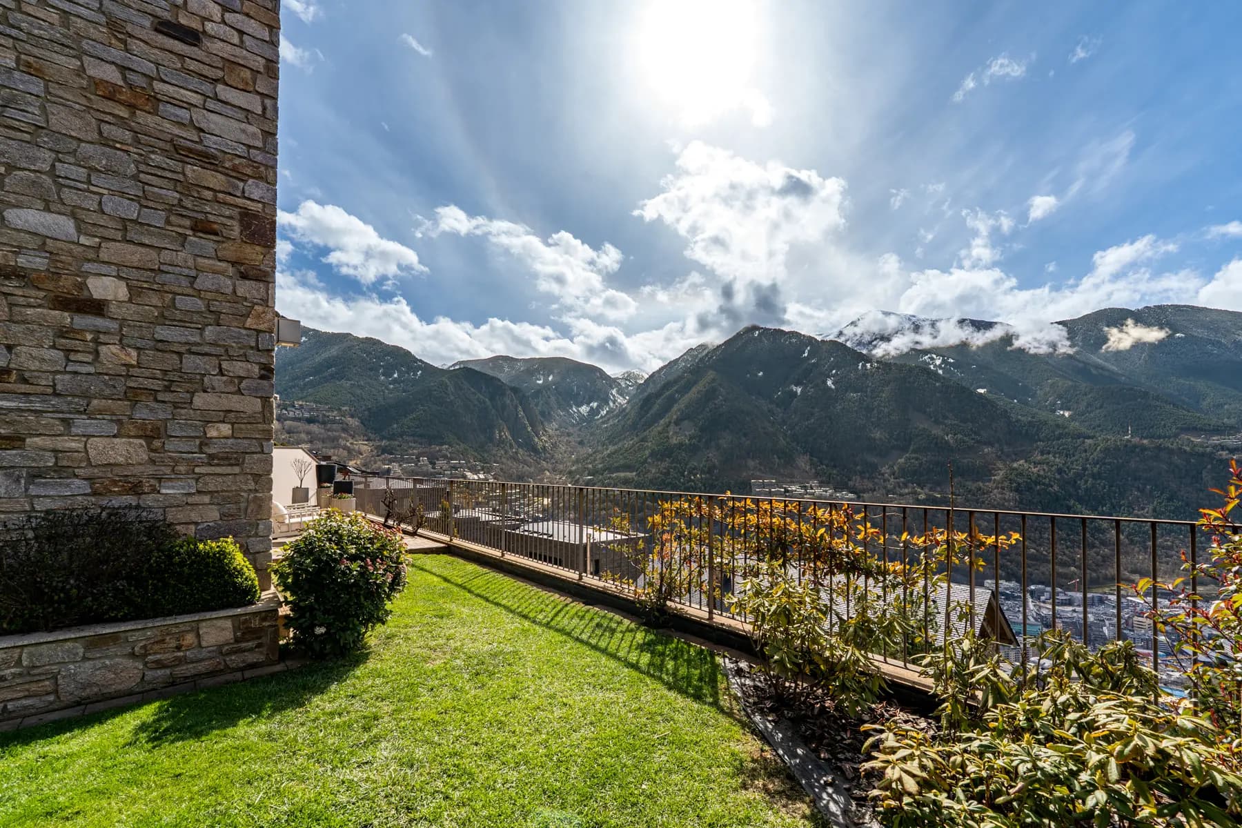 Aquest exclusiu i luxós pis, situat a la prestigi - Thumbnail 15