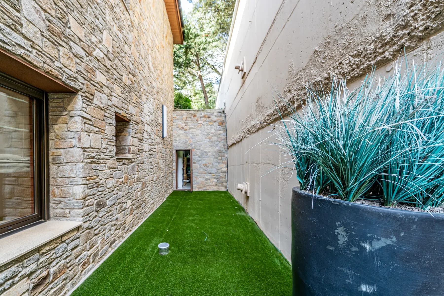 Aquest exclusiu i luxós pis, situat a la prestigi - Thumbnail 27