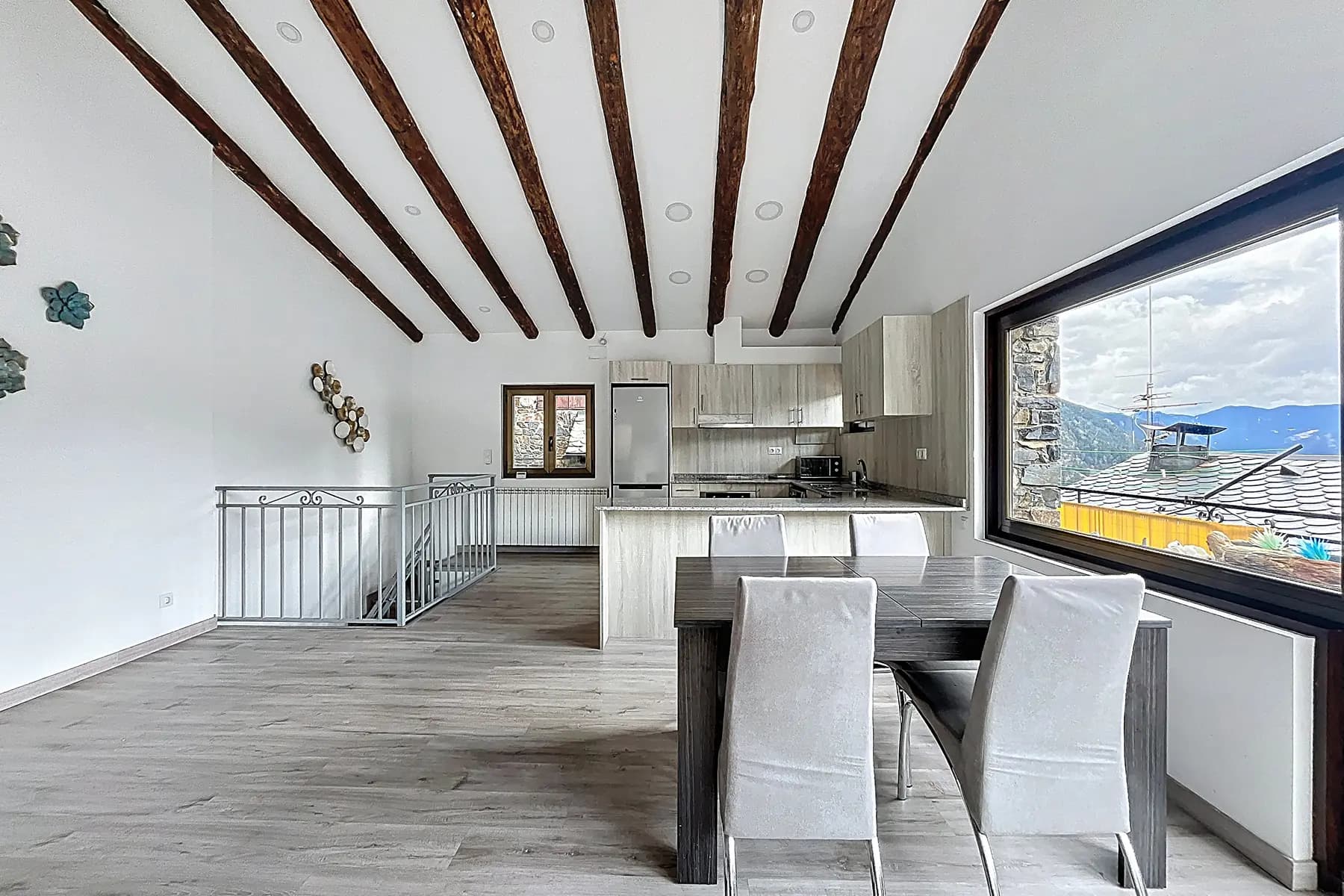 Aquesta propietat es troba en una urbanització mo - Thumbnail 3