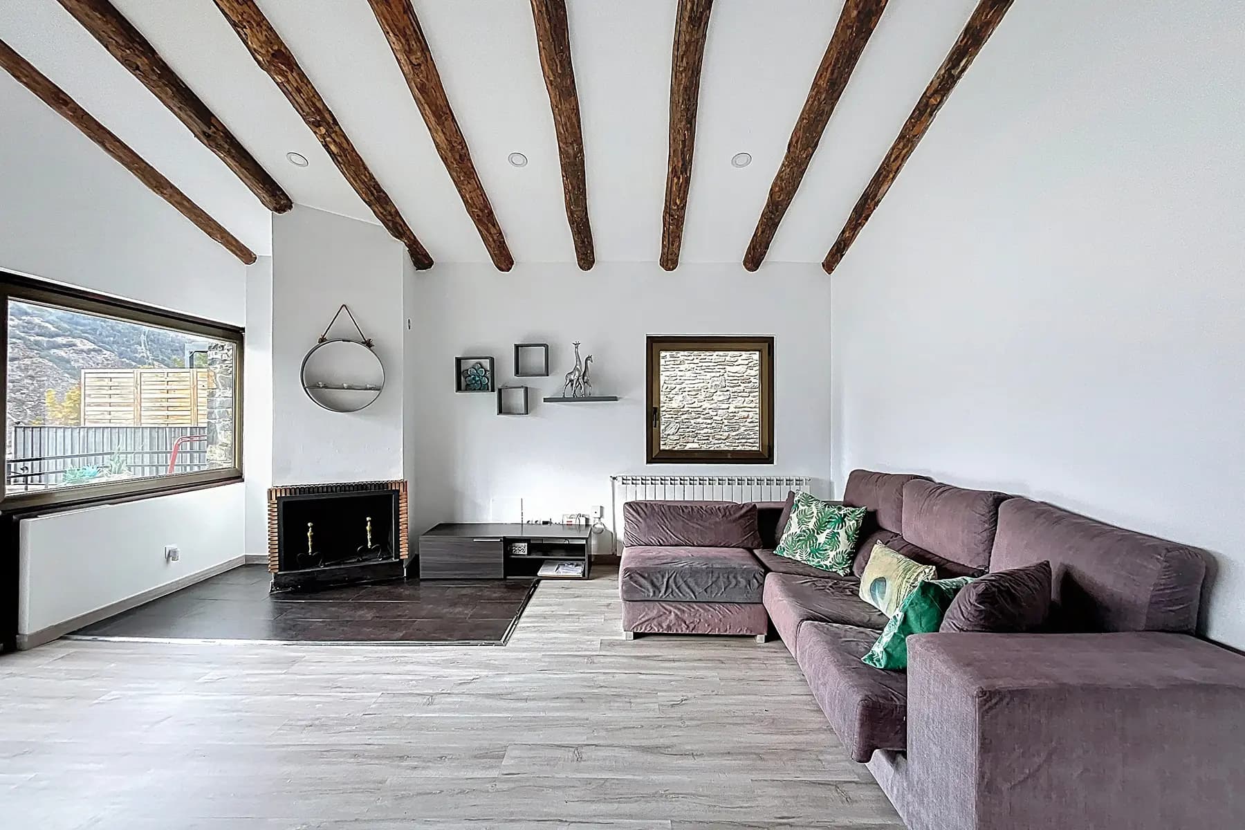 Aquesta propietat es troba en una urbanització mo - Thumbnail 4