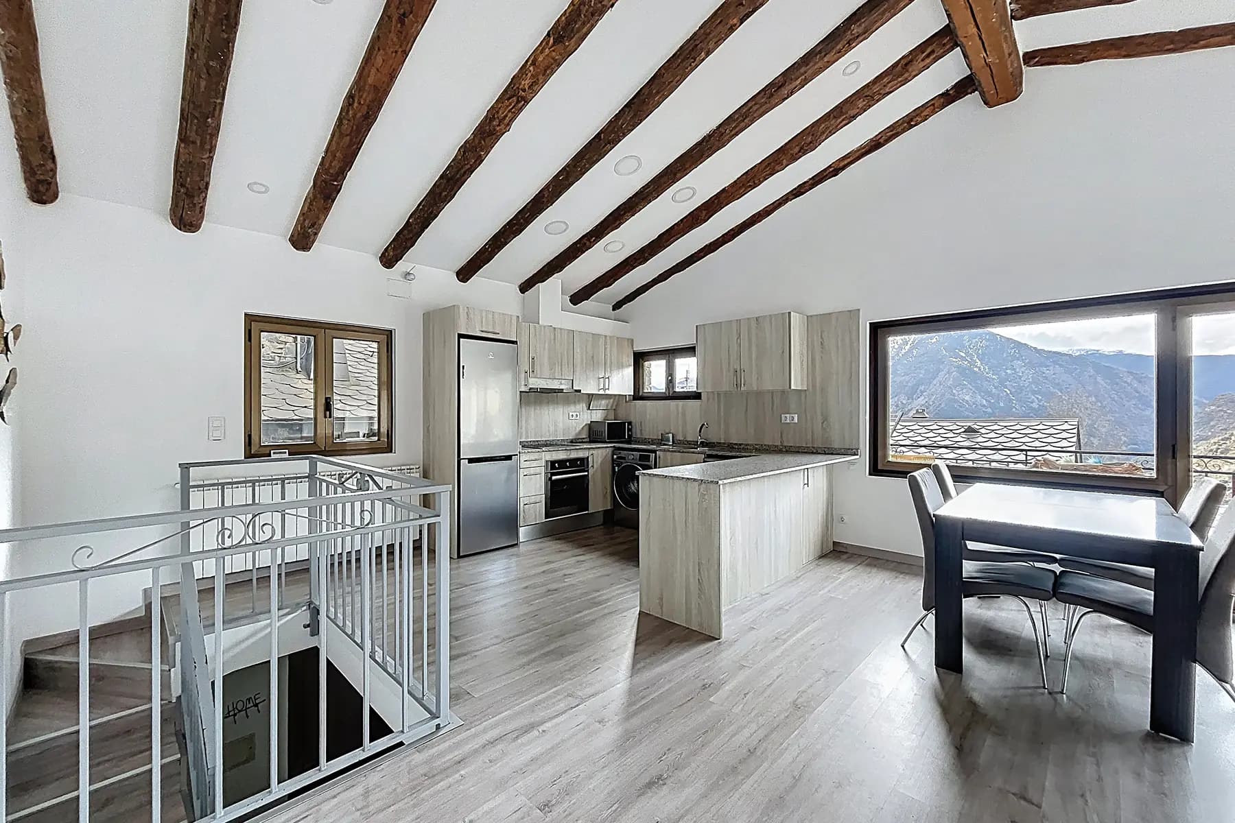 Aquesta propietat es troba en una urbanització mo - Thumbnail 8