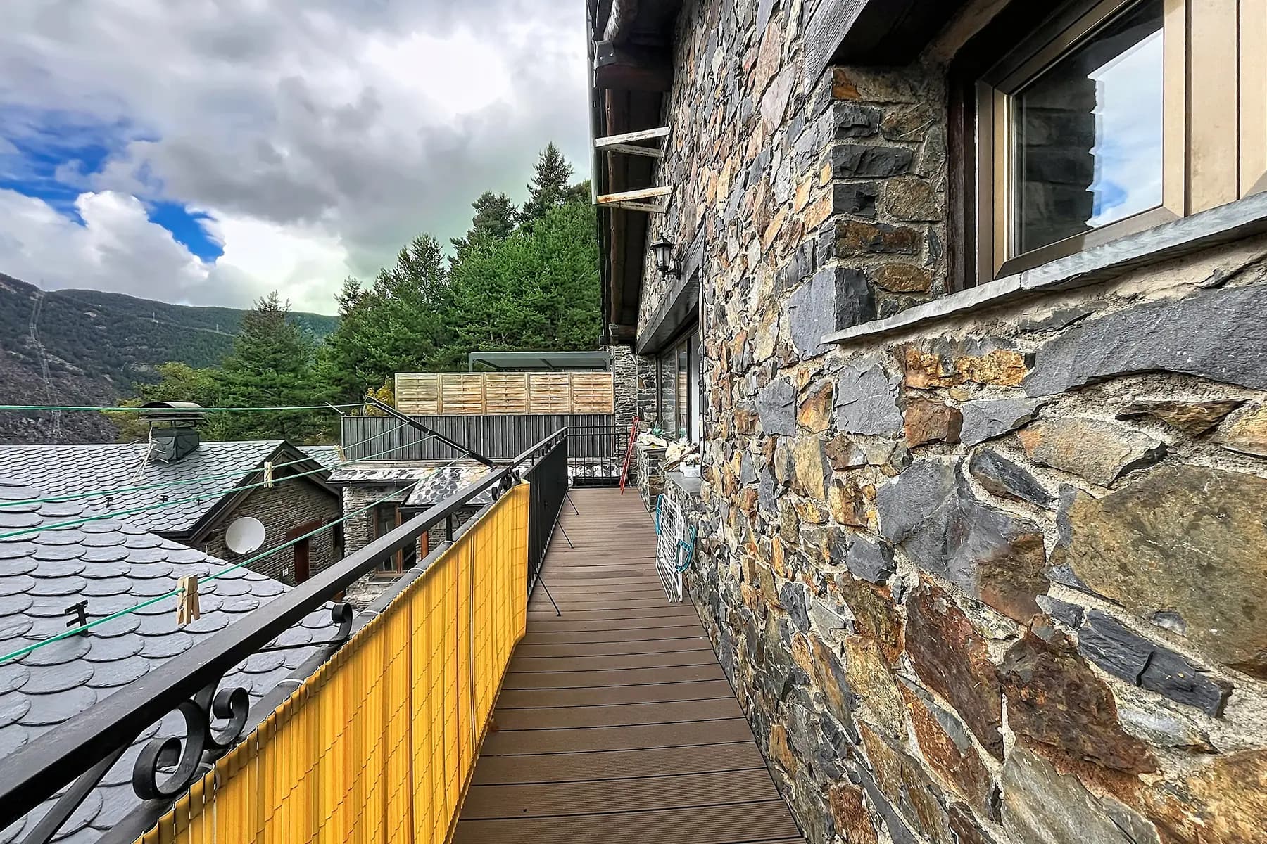 Aquesta propietat es troba en una urbanització mo - Thumbnail 19