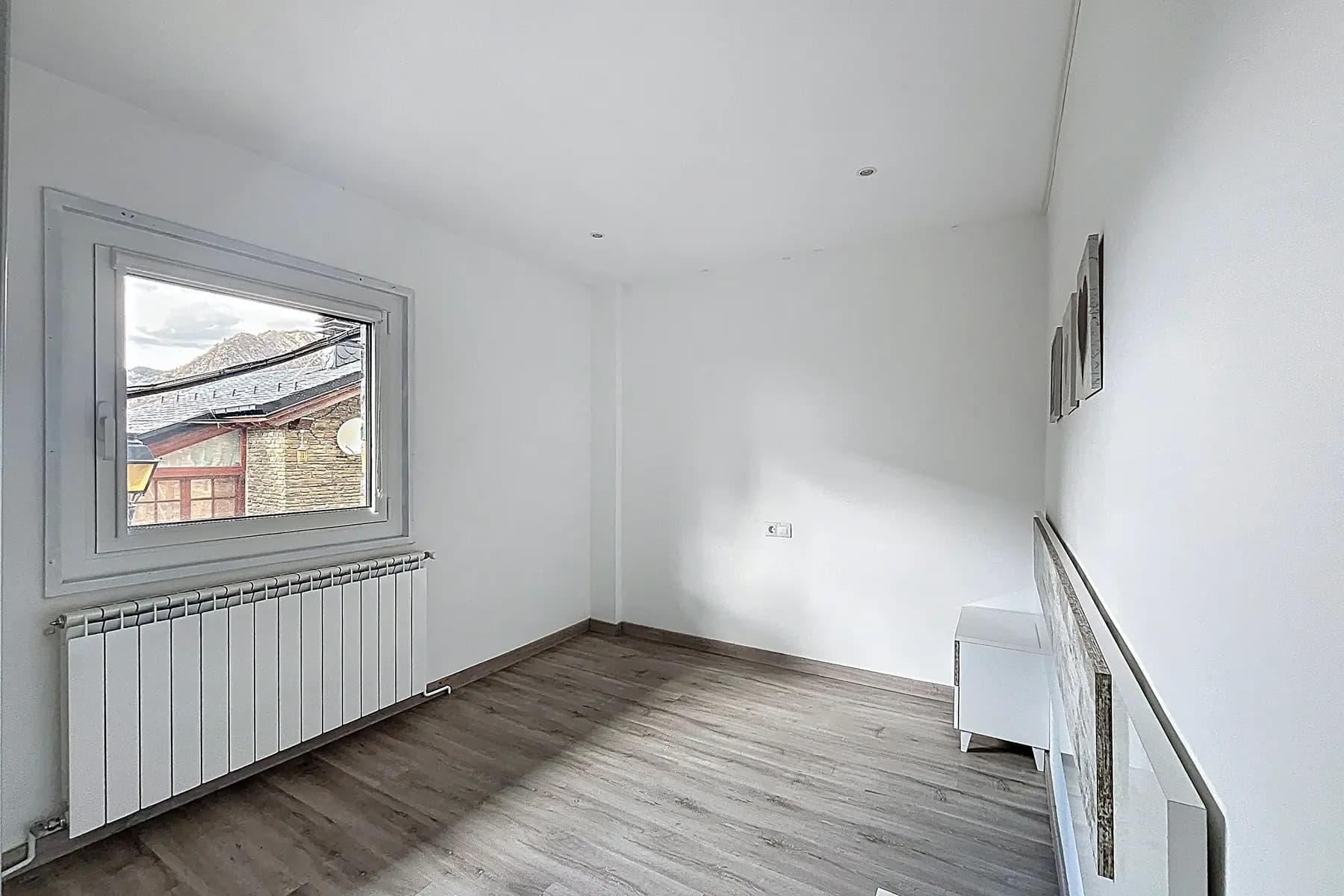 Aquesta propietat es troba en una urbanització mo - Thumbnail 26