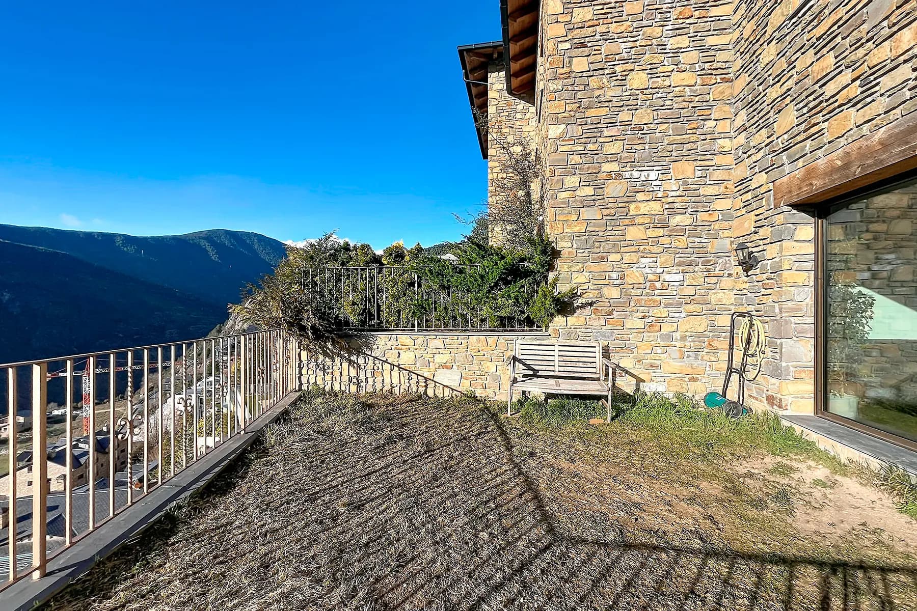 Descobreixi aquesta encantadora casa adossada a En - Thumbnail 7