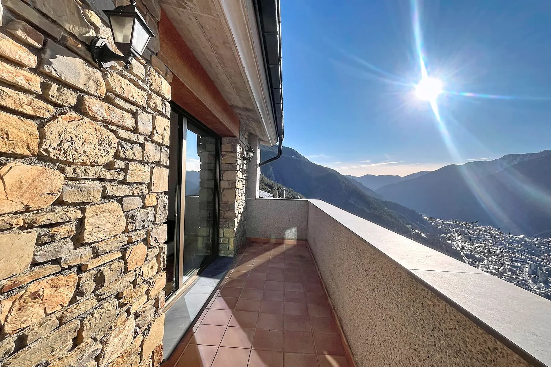 Descobreixi aquesta encantadora casa adossada a En - Thumbnail 22