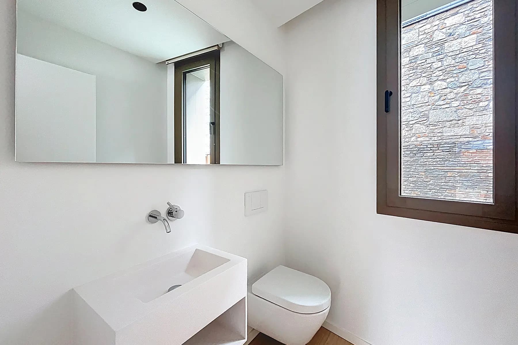 Es presenta aquesta distingida casa adossada de 35 - Thumbnail 9