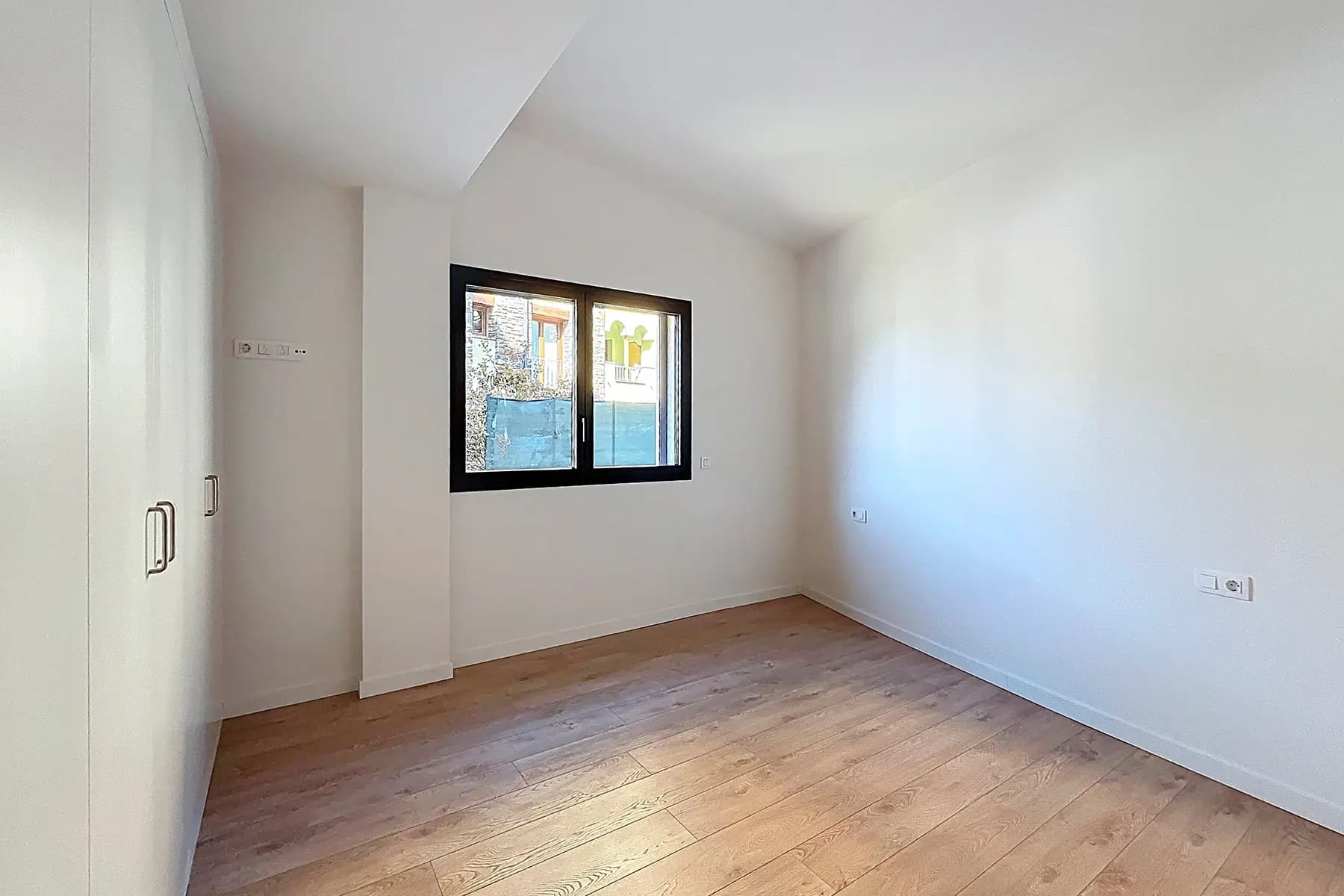 Descobreix aquest espaiós pis de 110 m² situat a - Thumbnail 12