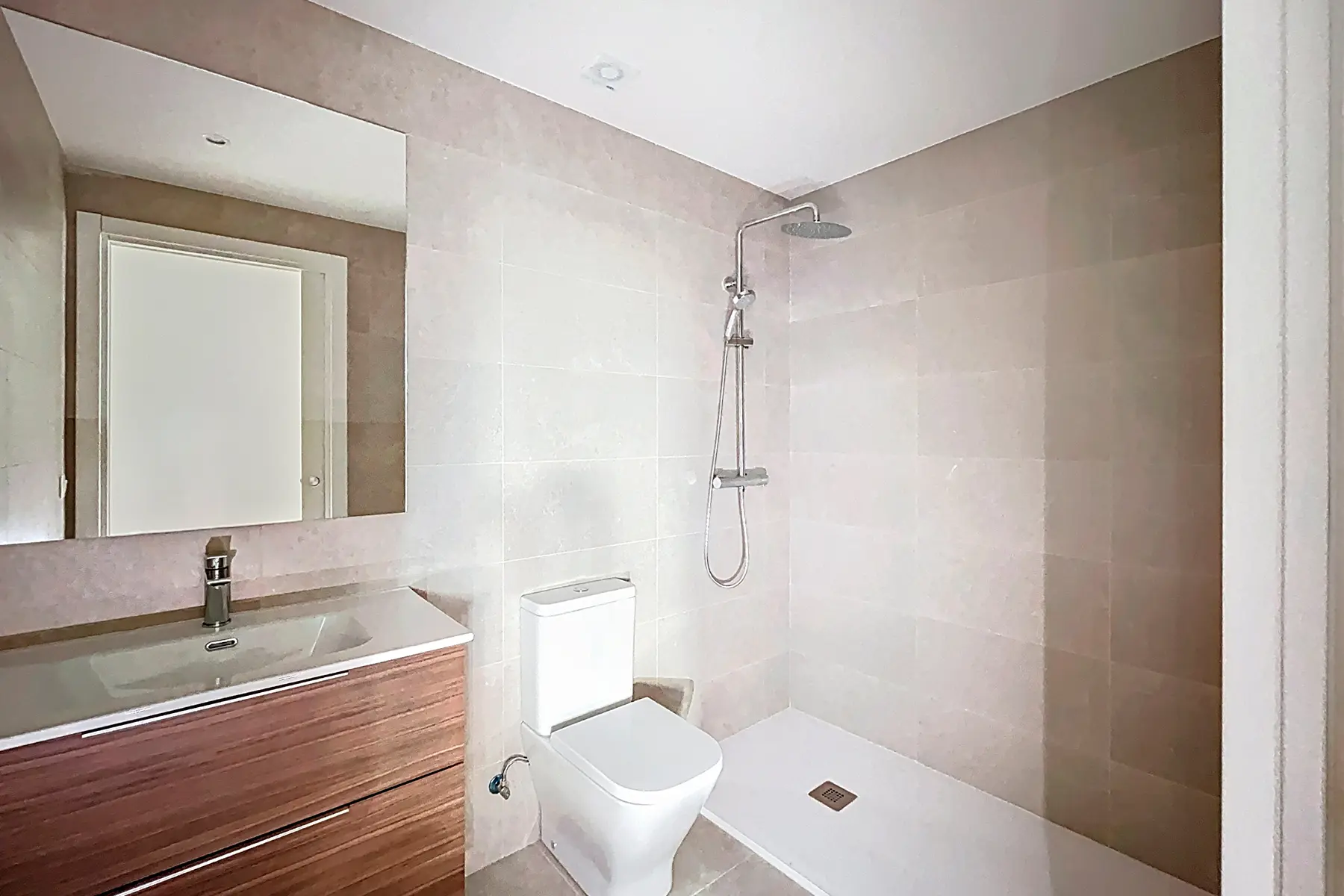 Descobreix aquest espaiós pis de 110 m² situat a - Thumbnail 15