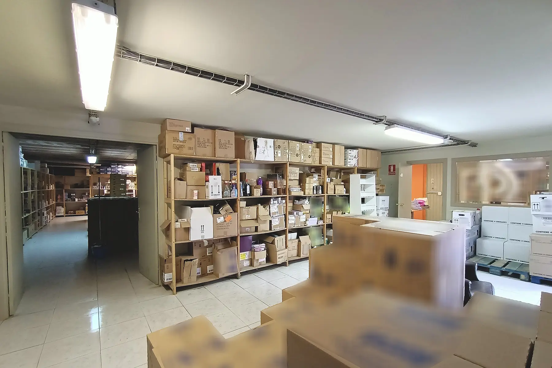 Aquest local comercial de 215,50 m² en venda es t - Thumbnail 3
