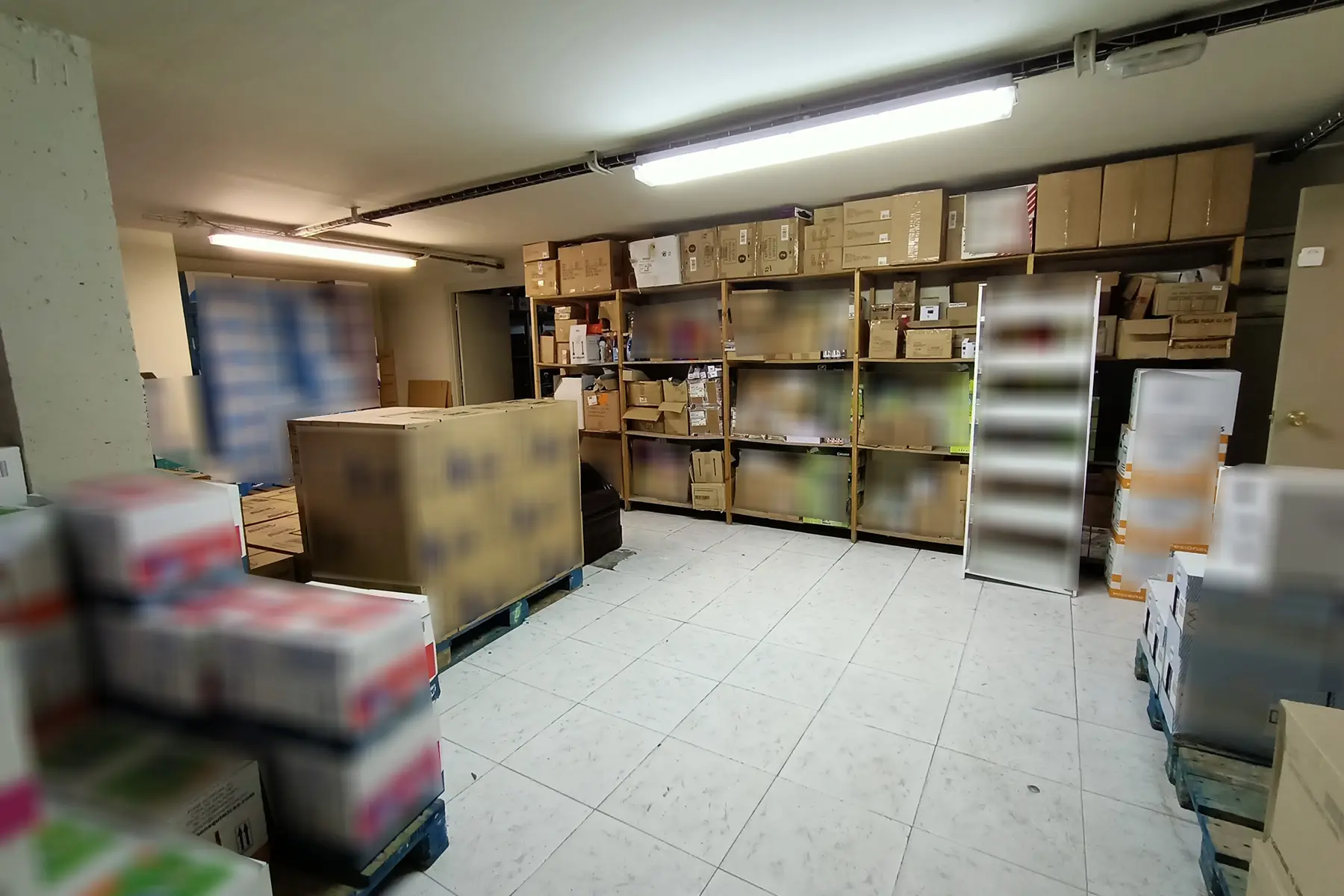 Aquest local comercial de 215,50 m² en venda es t - Thumbnail 4