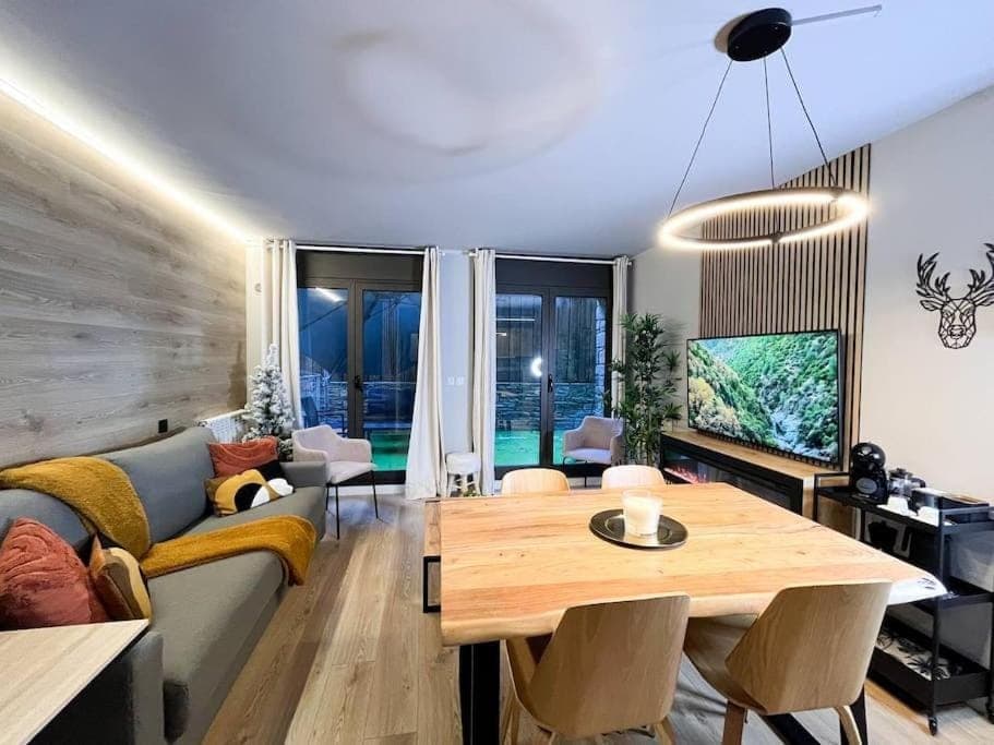 13 Carretera de Prats 1 - 4, AD100 Canillo, Andorra - Image 1