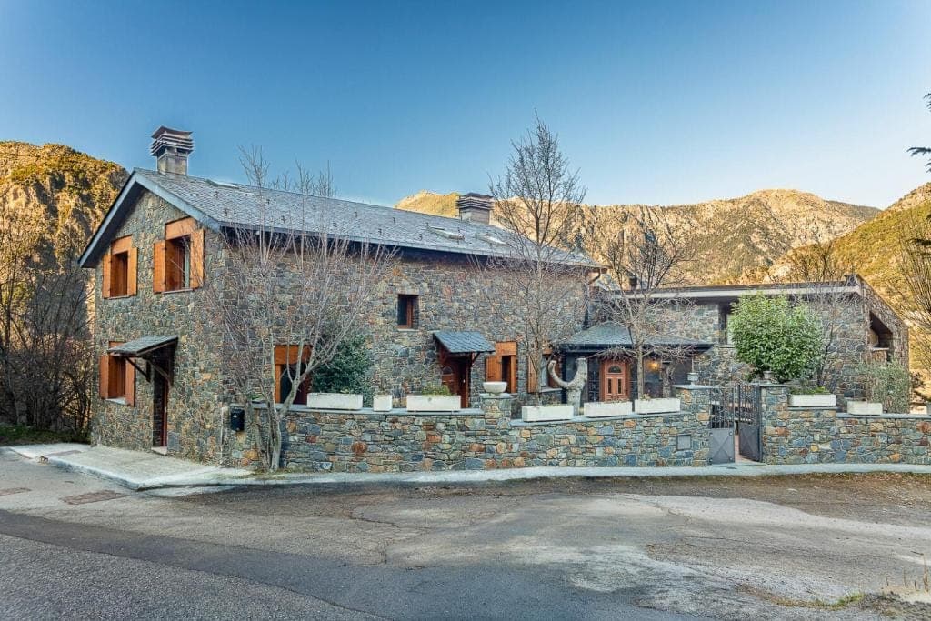 1 habitación y 1 baño, 40 m2 en Residencial els Biades, AD600, Sant Julià de Lòria, Andorra - Image 1