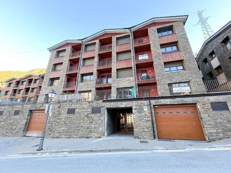 2 habitaciones y 1 baño, 72 m2 en Carretera de Prats, 13, AD100, Canillo, Andorra