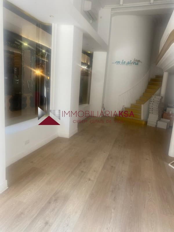 Local - Escaldes Engordany - Thumbnail 3