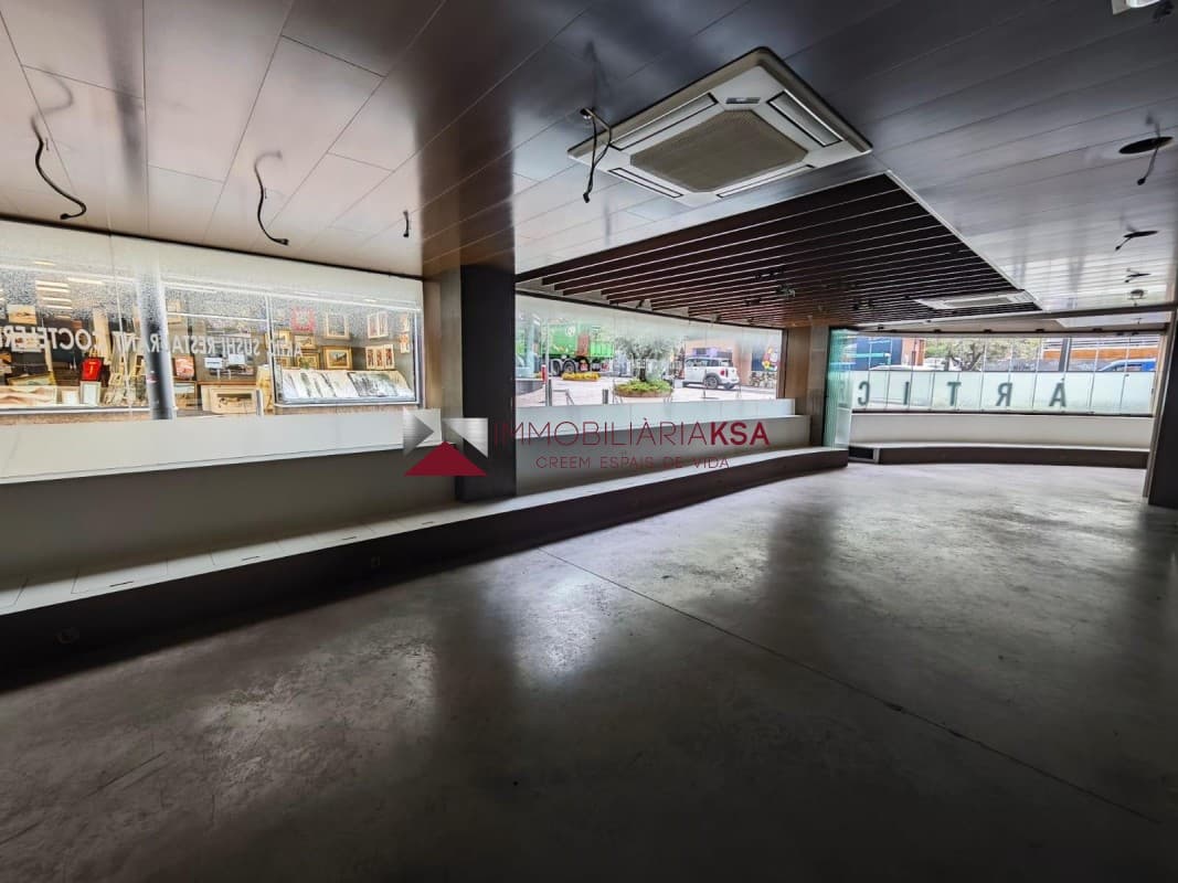 Local - Escaldes Engordany - Thumbnail 7