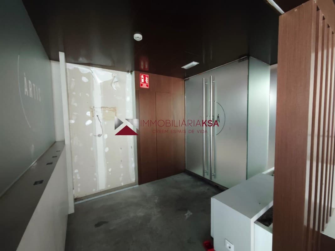 Local - Escaldes Engordany - Thumbnail 5