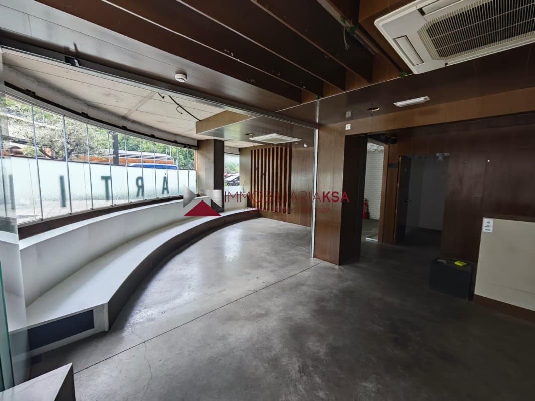 Local - Escaldes Engordany - Thumbnail 8