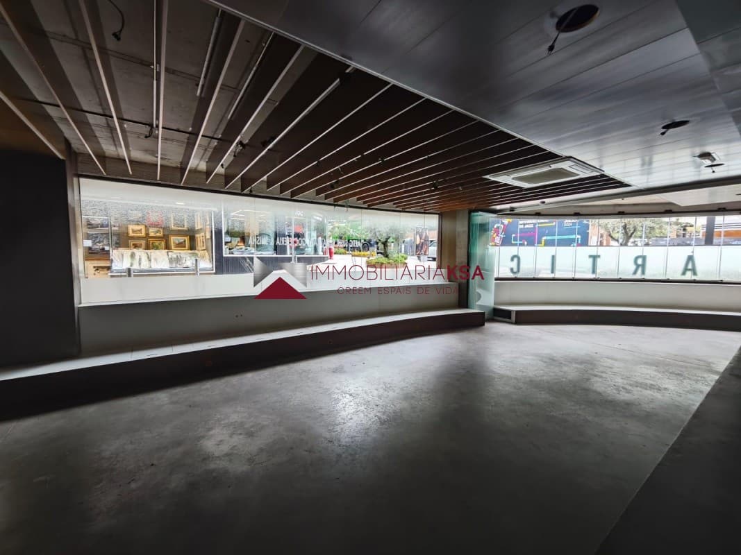 Local - Escaldes Engordany - Thumbnail 9