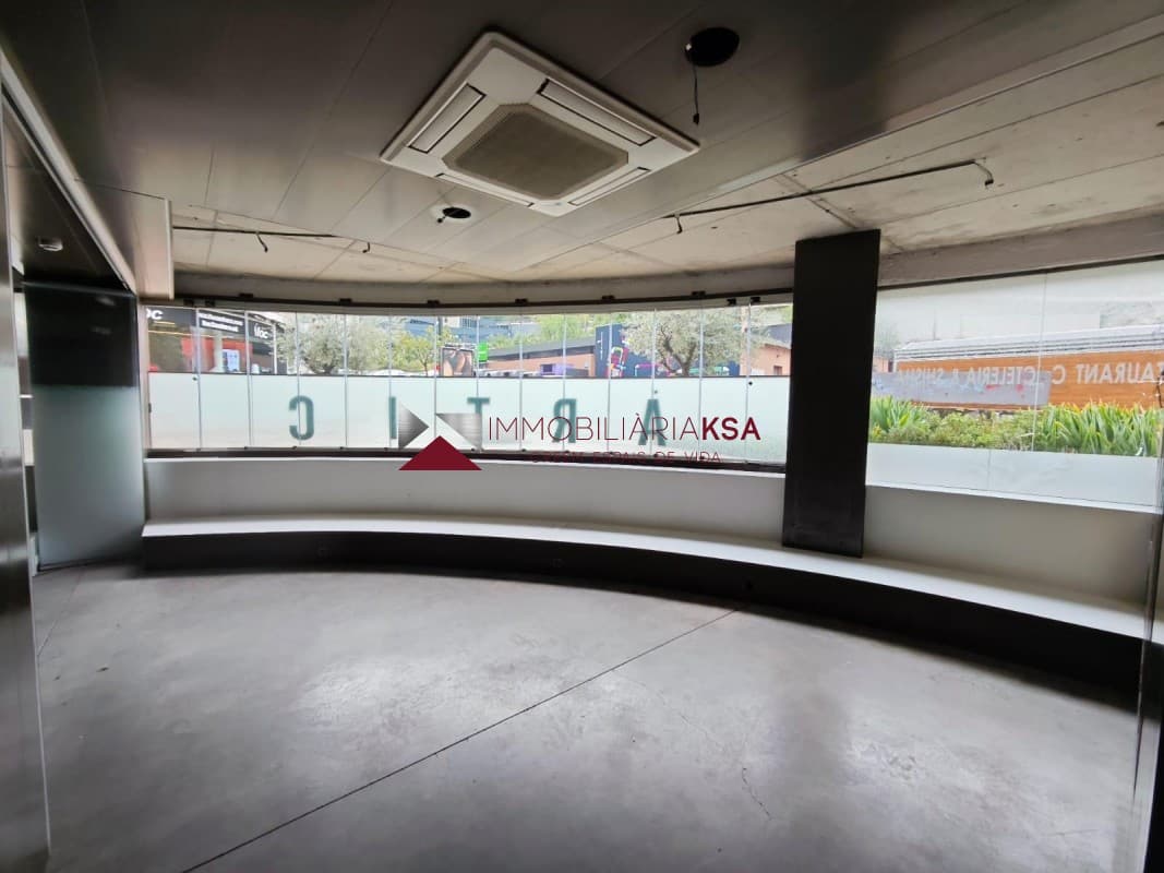 Local - Escaldes Engordany - Thumbnail 4